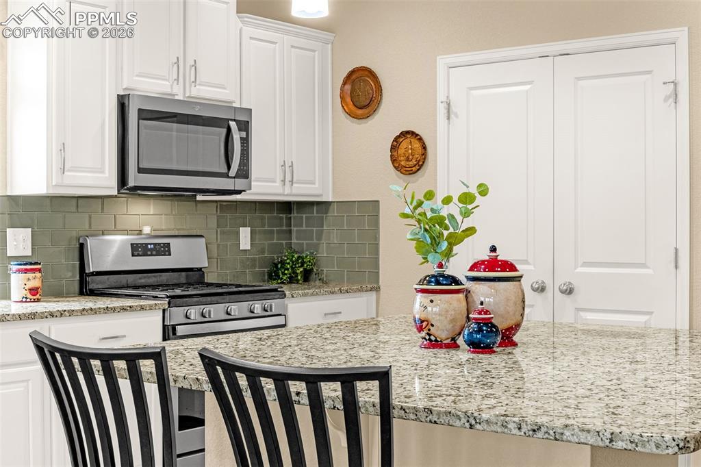 9206 Streamside Trail