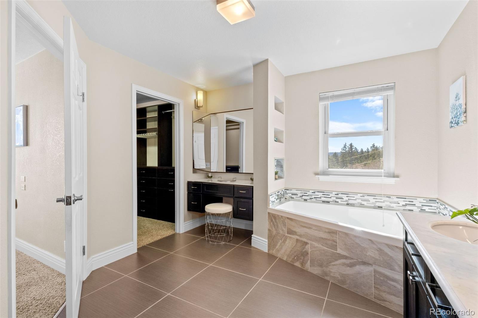 2510 Valley Park Drive
