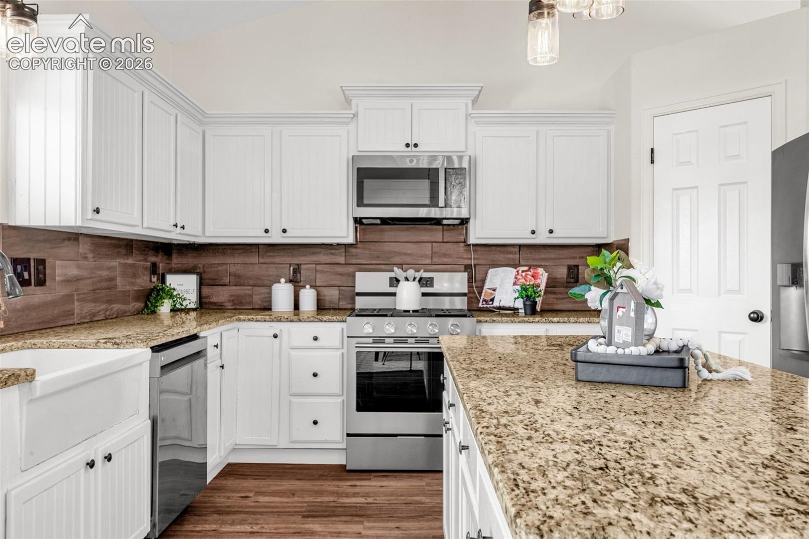 11185 Falling Star Road