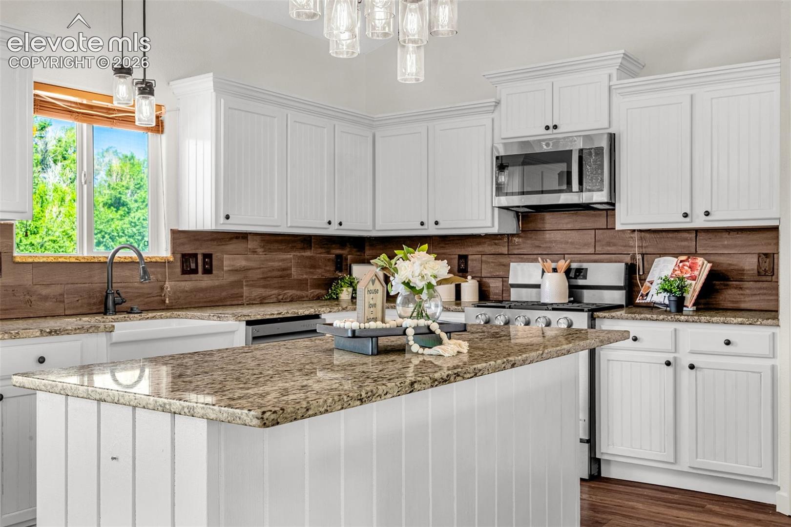 11185 Falling Star Road