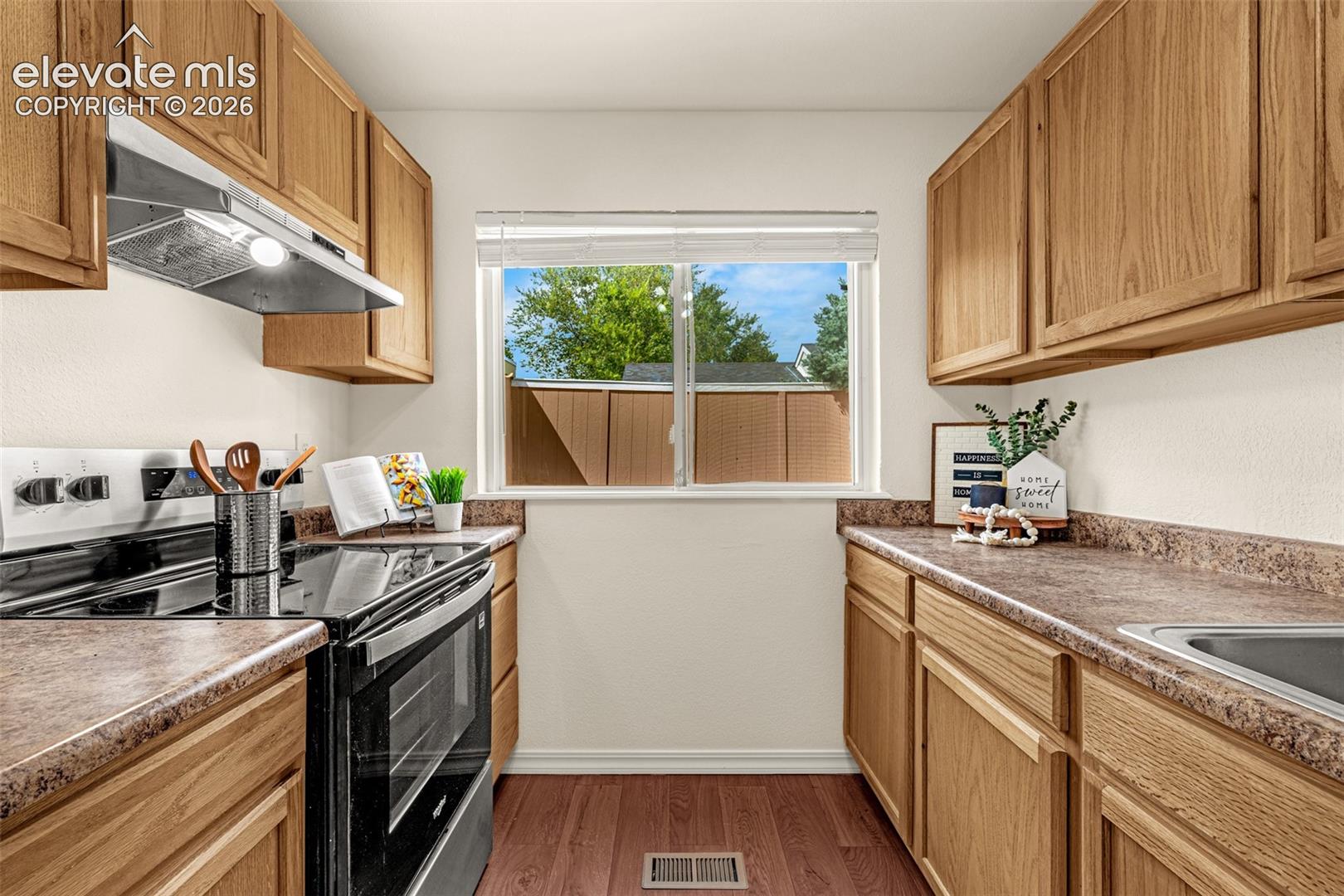 828 San Bruno Place