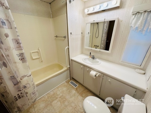 6521 SE Mile Hill Drive Unit: 21