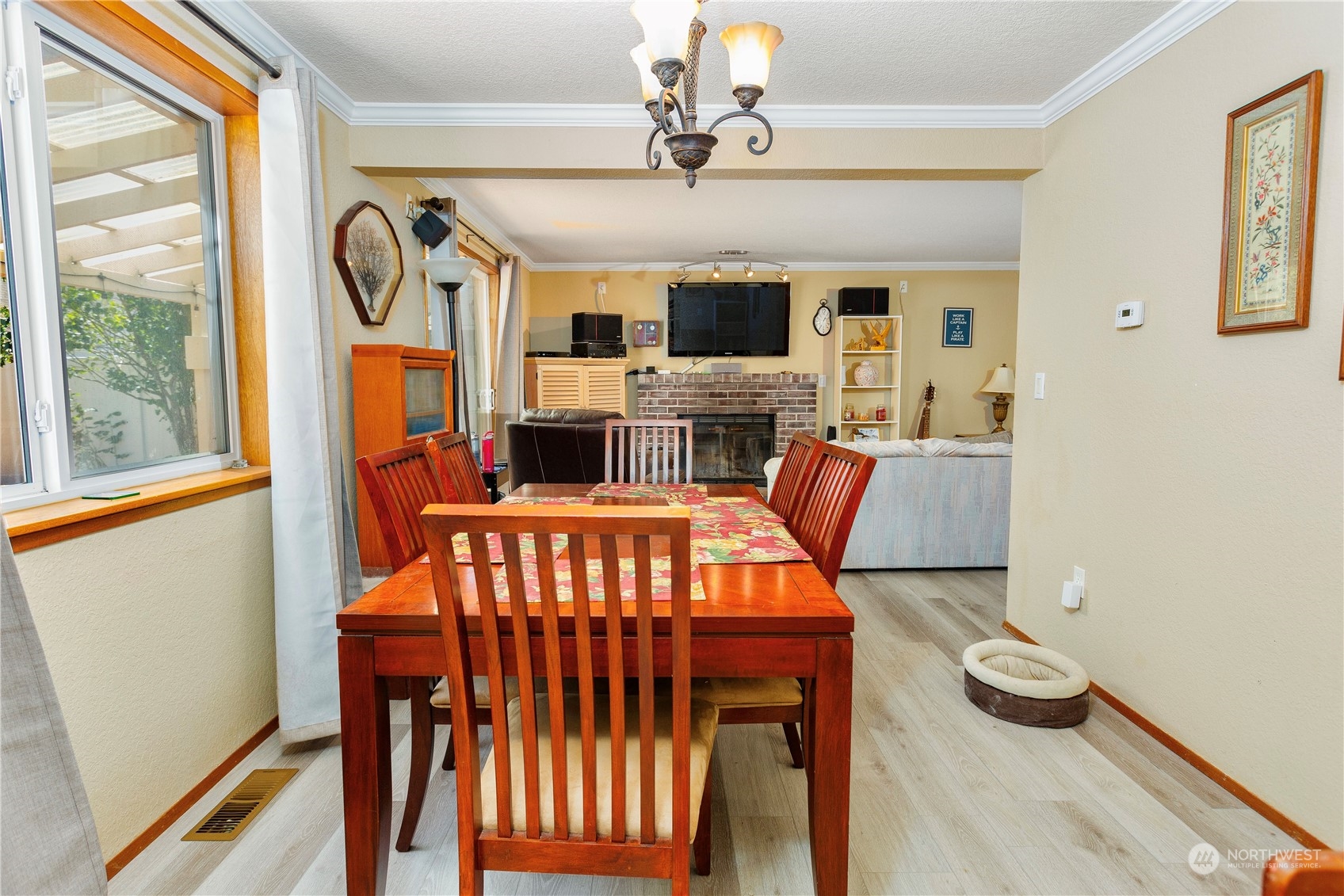 3739 N Bennett Street