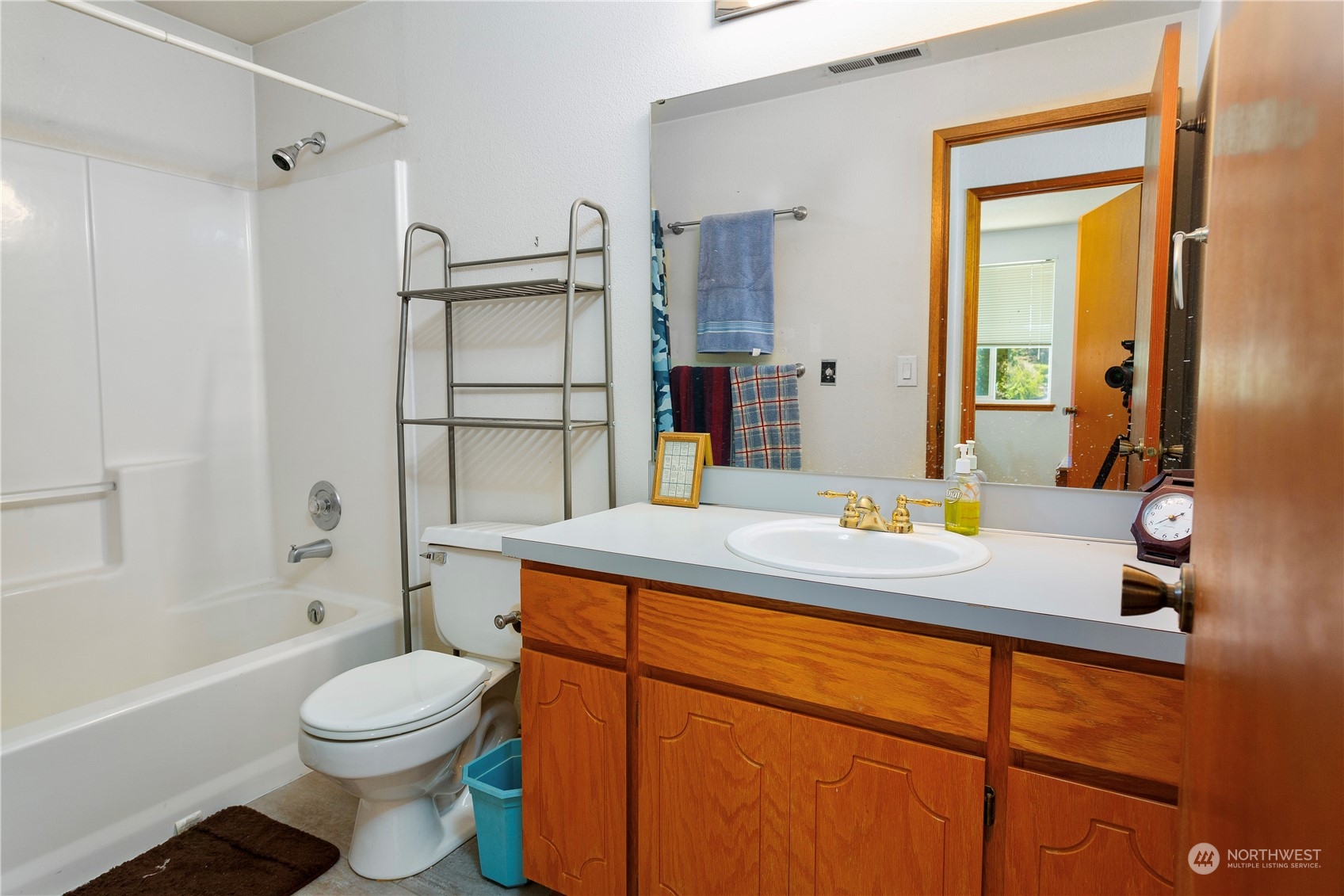 3739 N Bennett Street