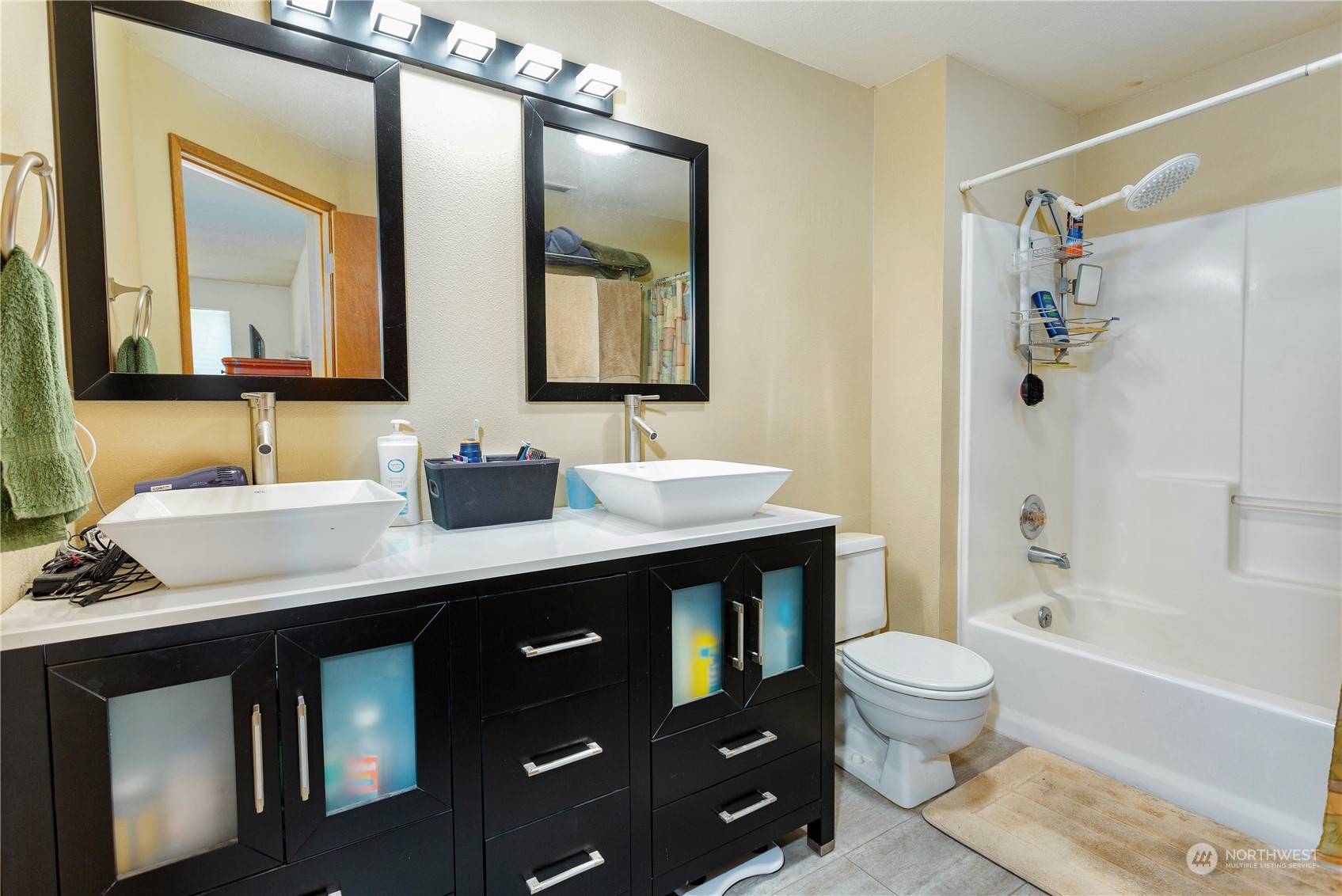 3739 N Bennett Street