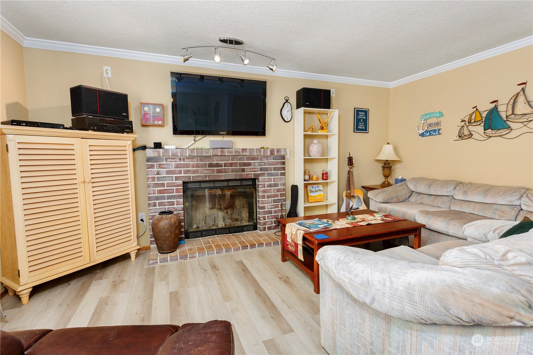 3739 N Bennett Street