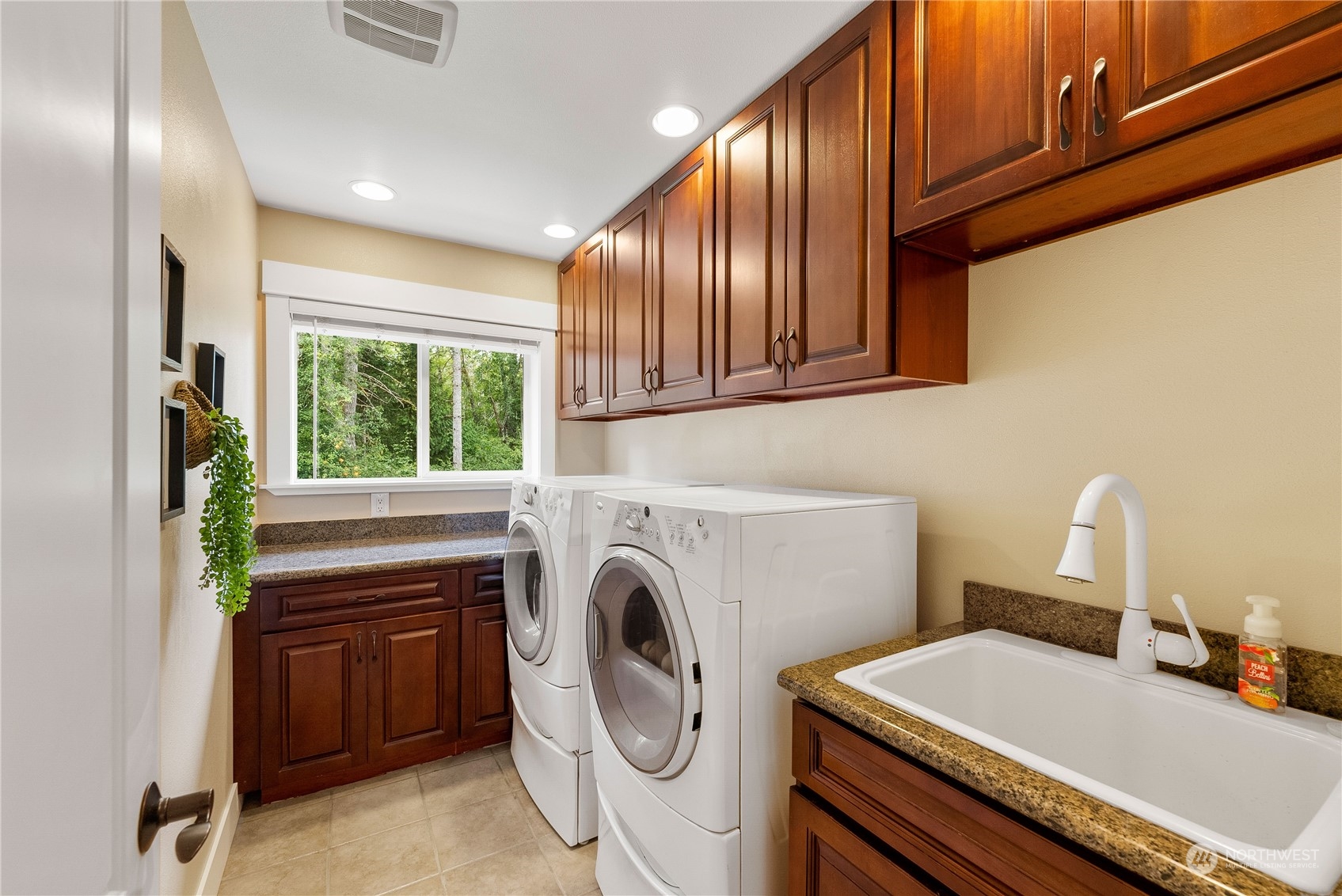 13658 Woodside Lane SW