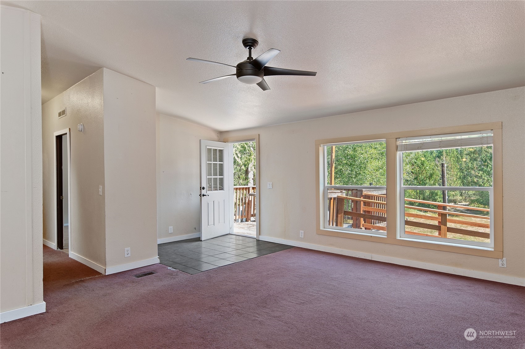 617 Meadowood Drive W