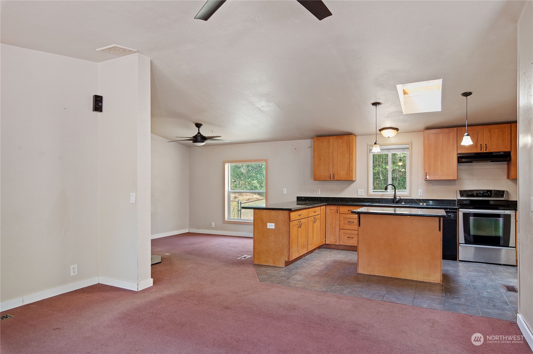 617 Meadowood Drive W