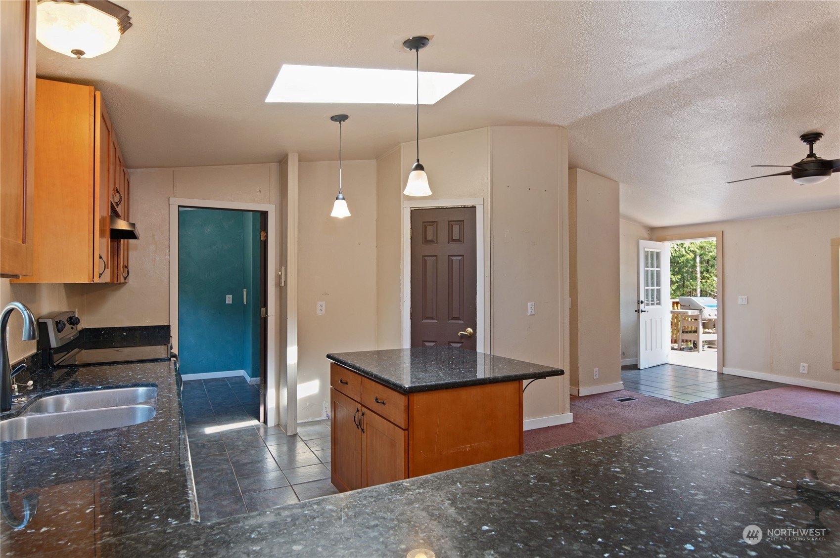 617 Meadowood Drive W