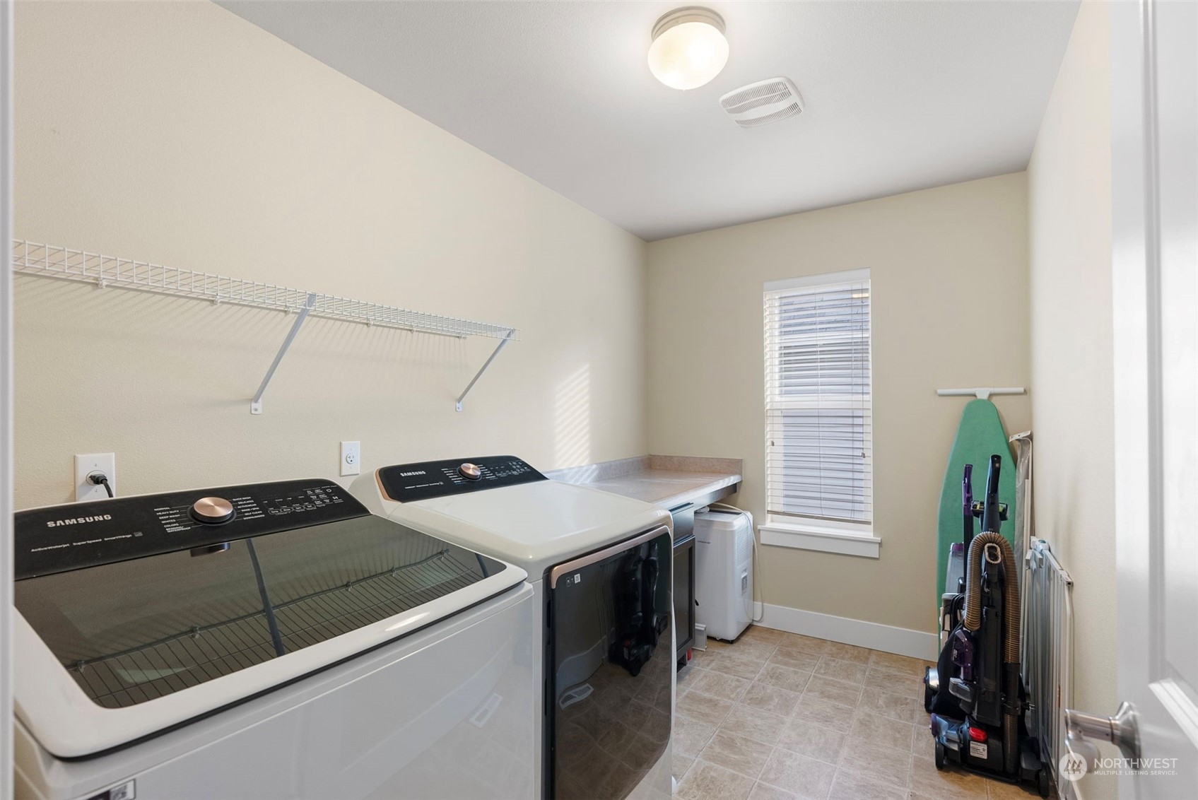 2728 SW Egret Street