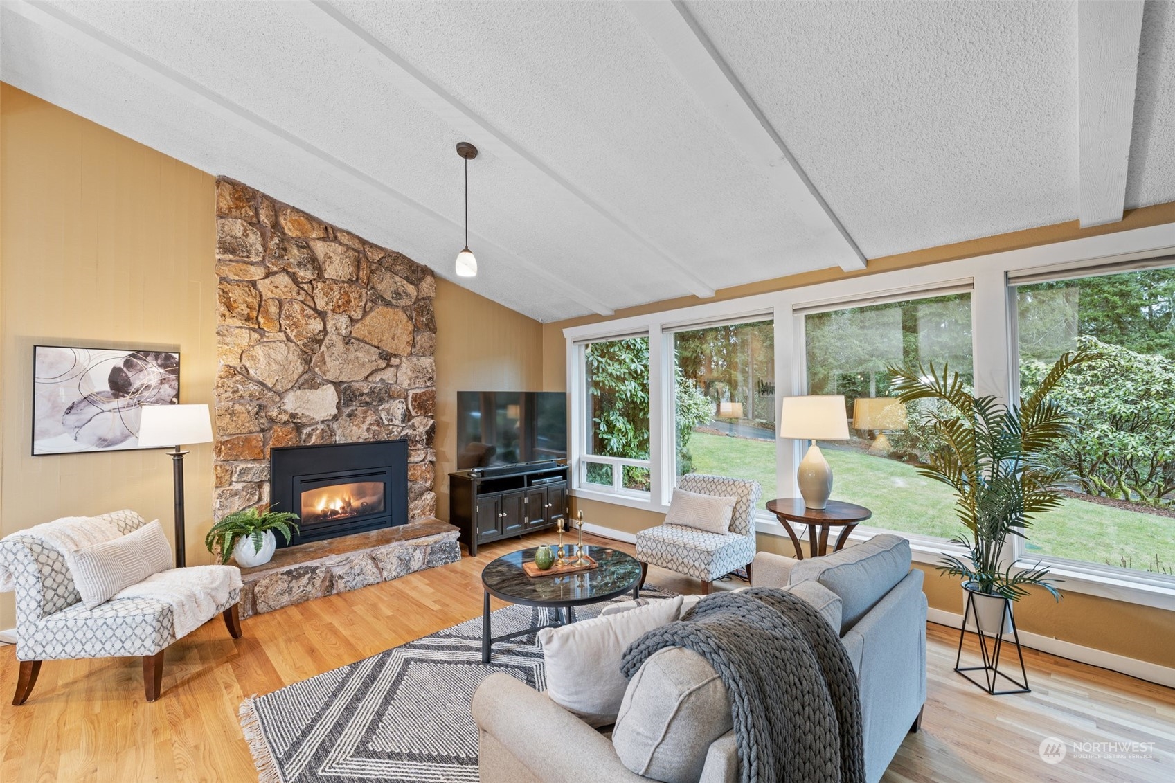 6702 Silver Springs Drive NW