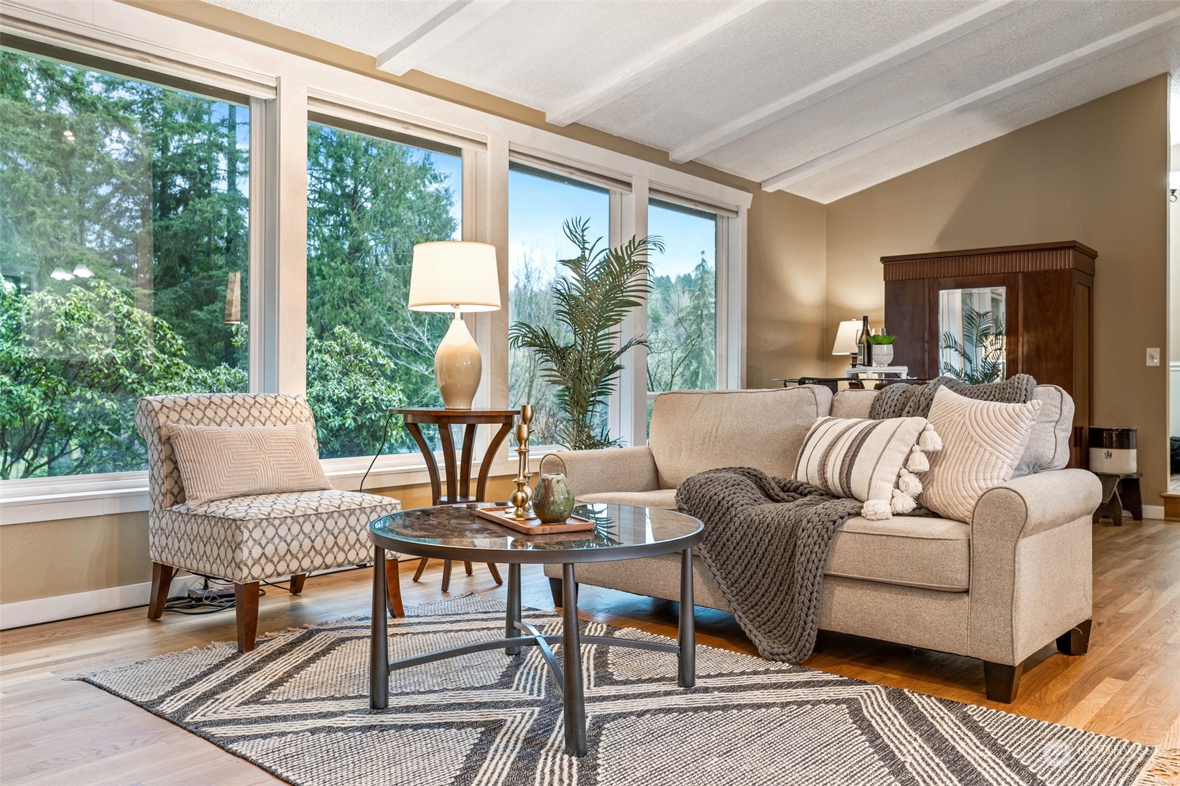 6702 Silver Springs Drive NW