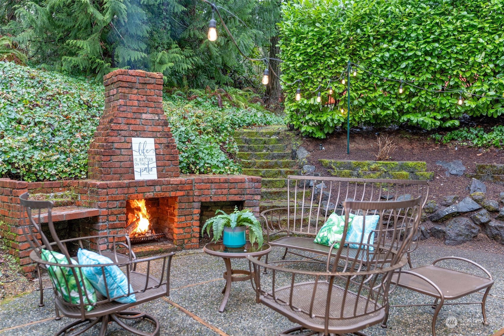 6702 Silver Springs Drive NW