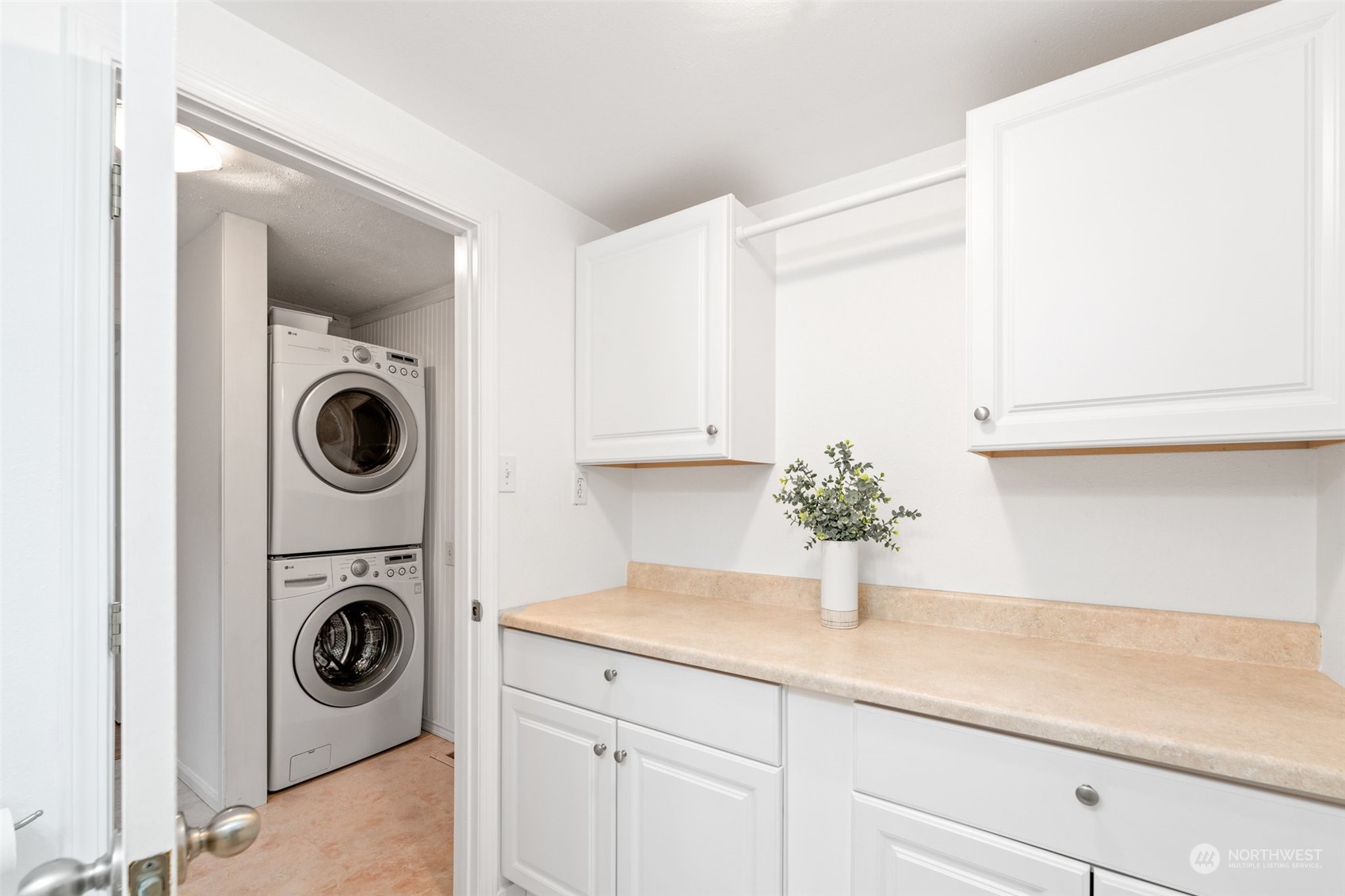 6702 Silver Springs Drive NW