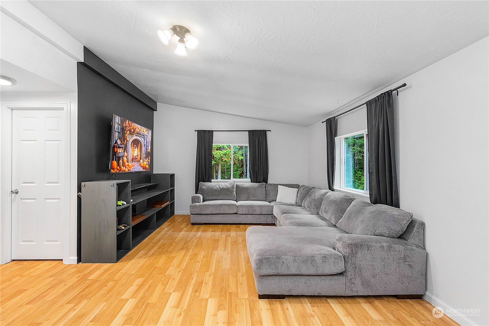 90 E Midnight Court