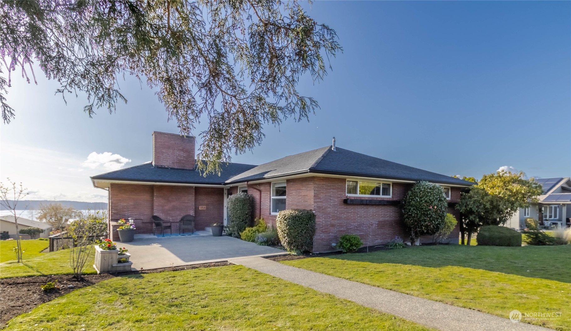 954 S Karl Johan Avenue