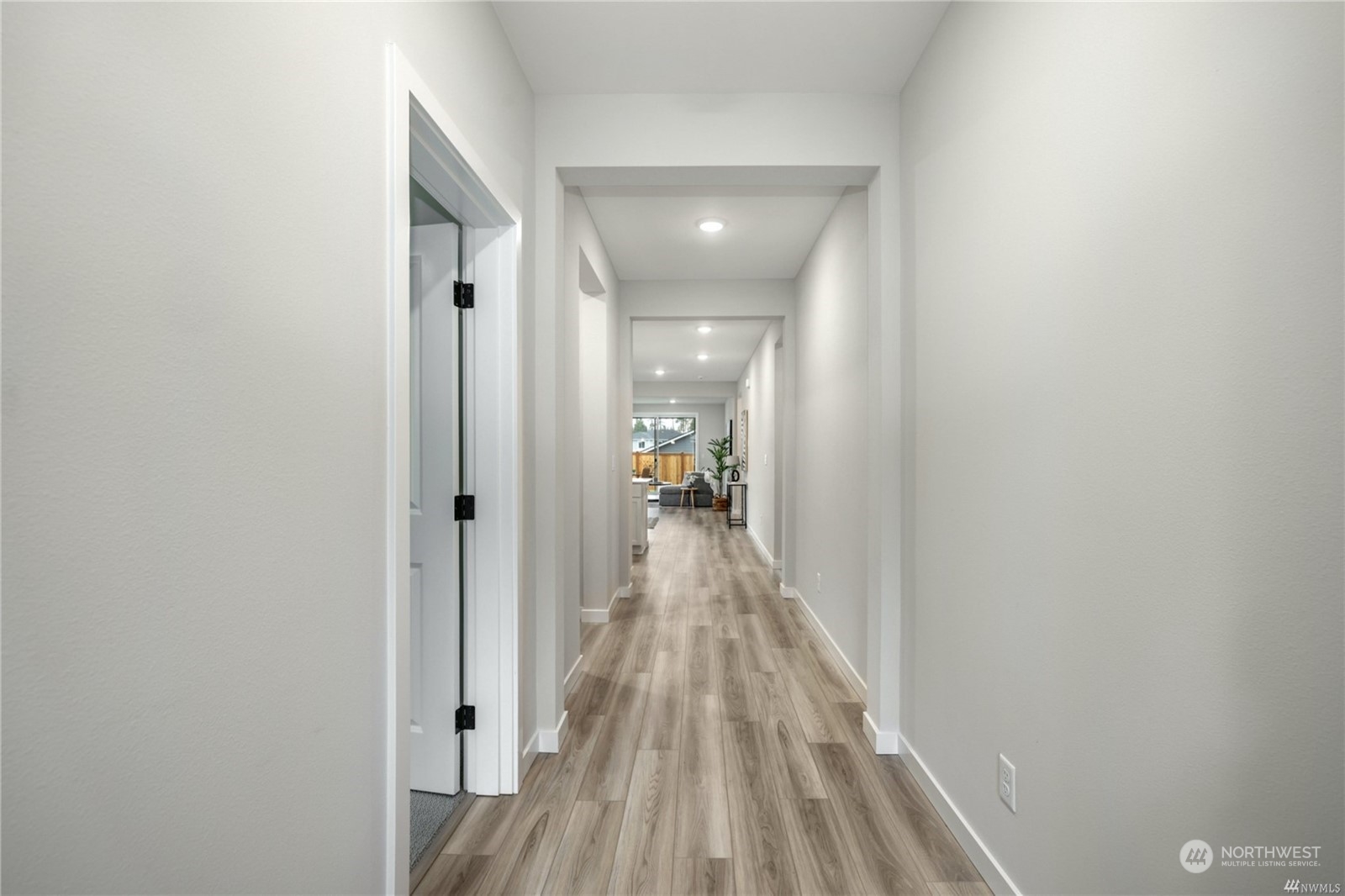 22108 Jameson Avenue NW Unit: 05