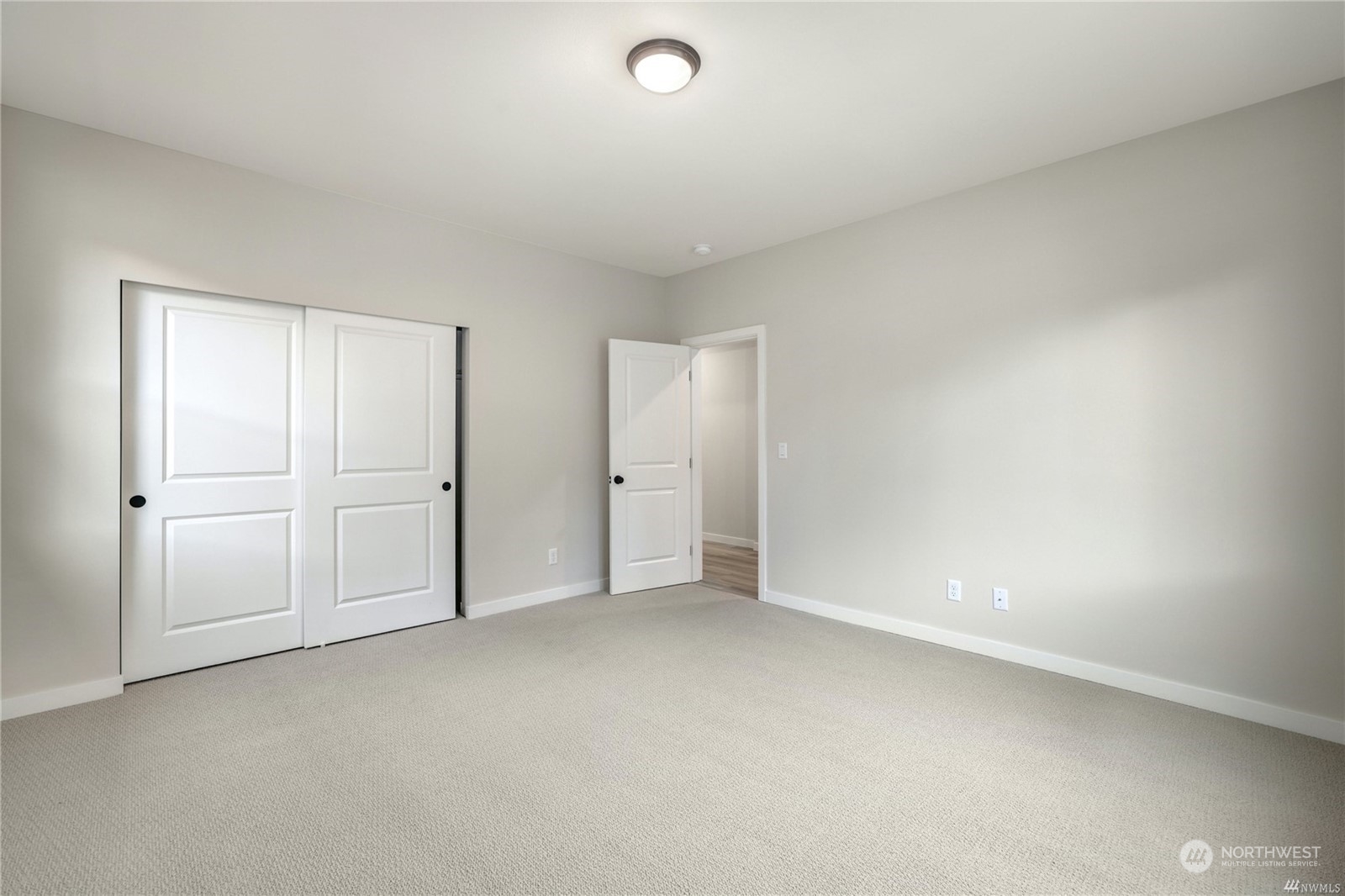 22108 Jameson Avenue NW Unit: 05