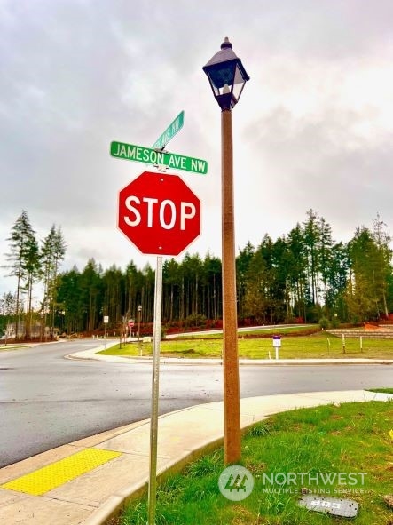 22108 Jameson Avenue NW Unit: 05