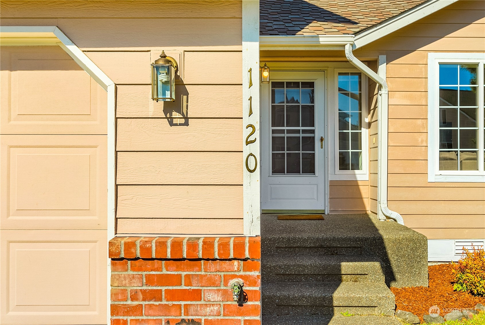 1120 Eagle Crest Place