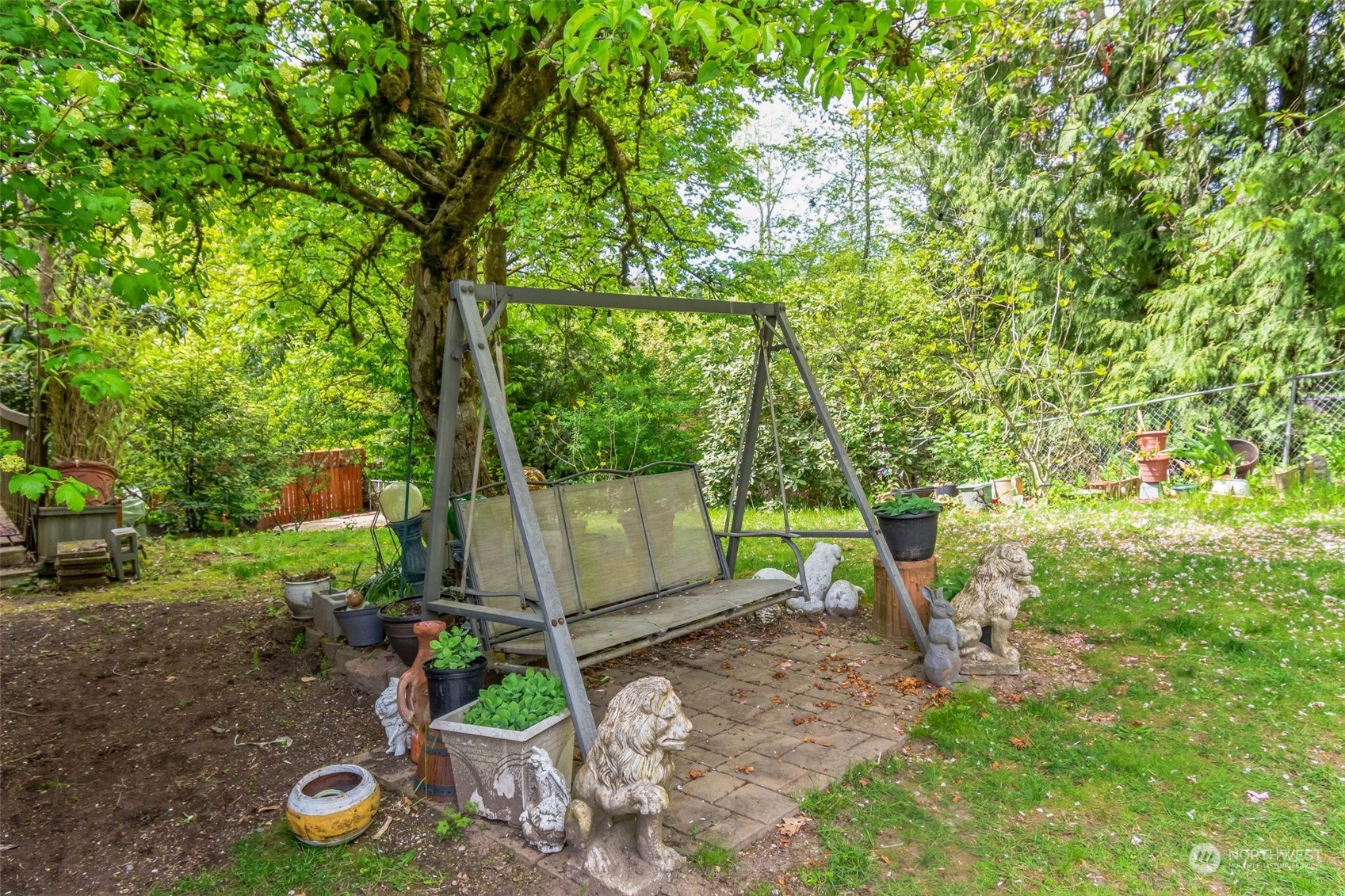 7595 Blackbird Drive NE