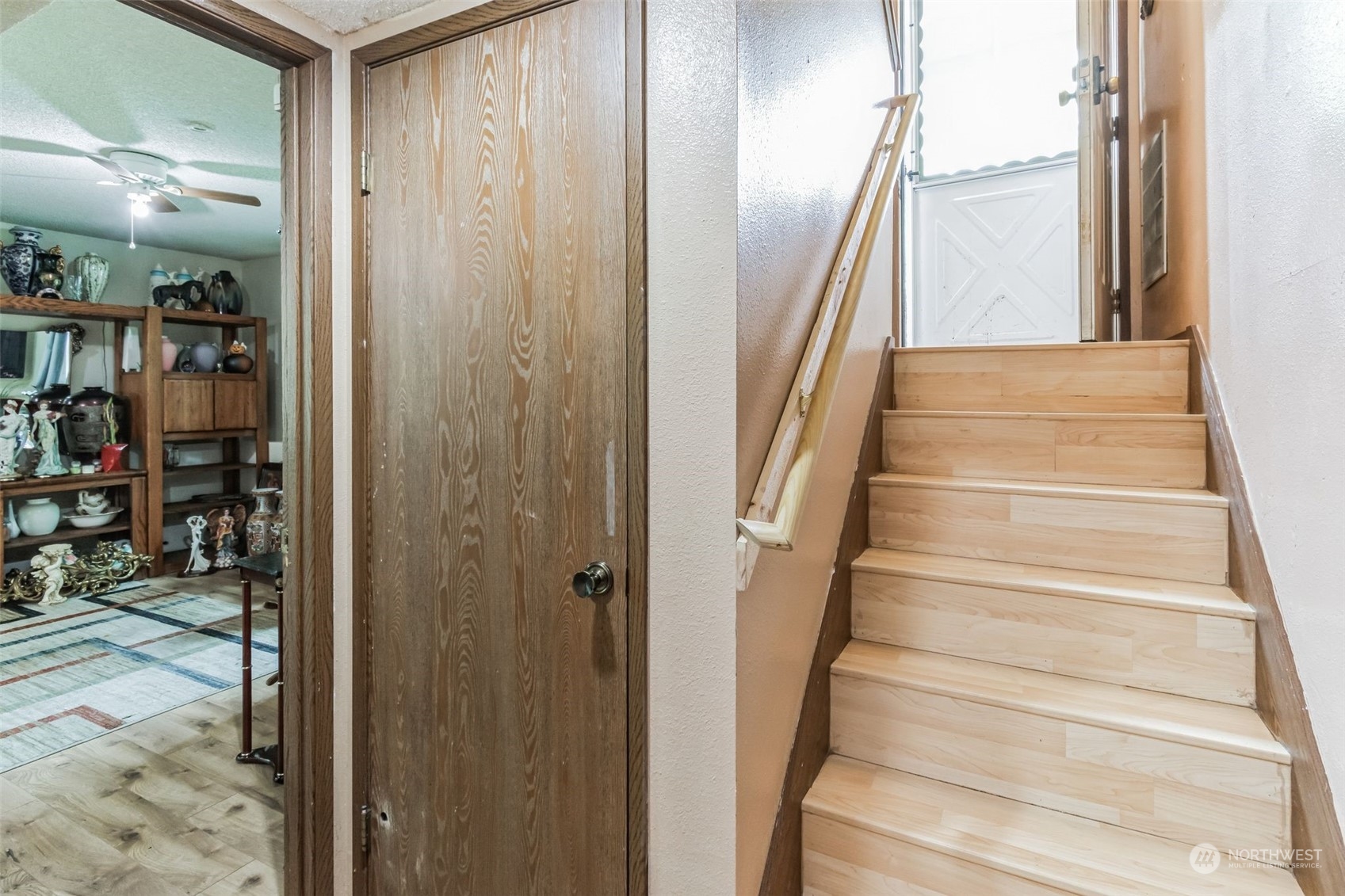 7595 Blackbird Drive NE