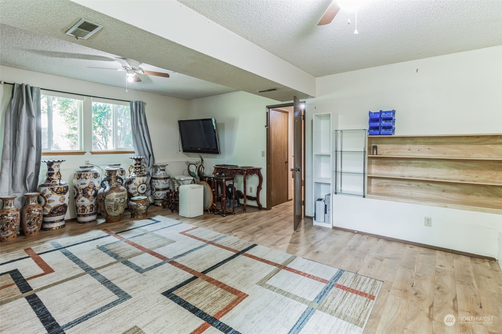 7595 Blackbird Drive NE