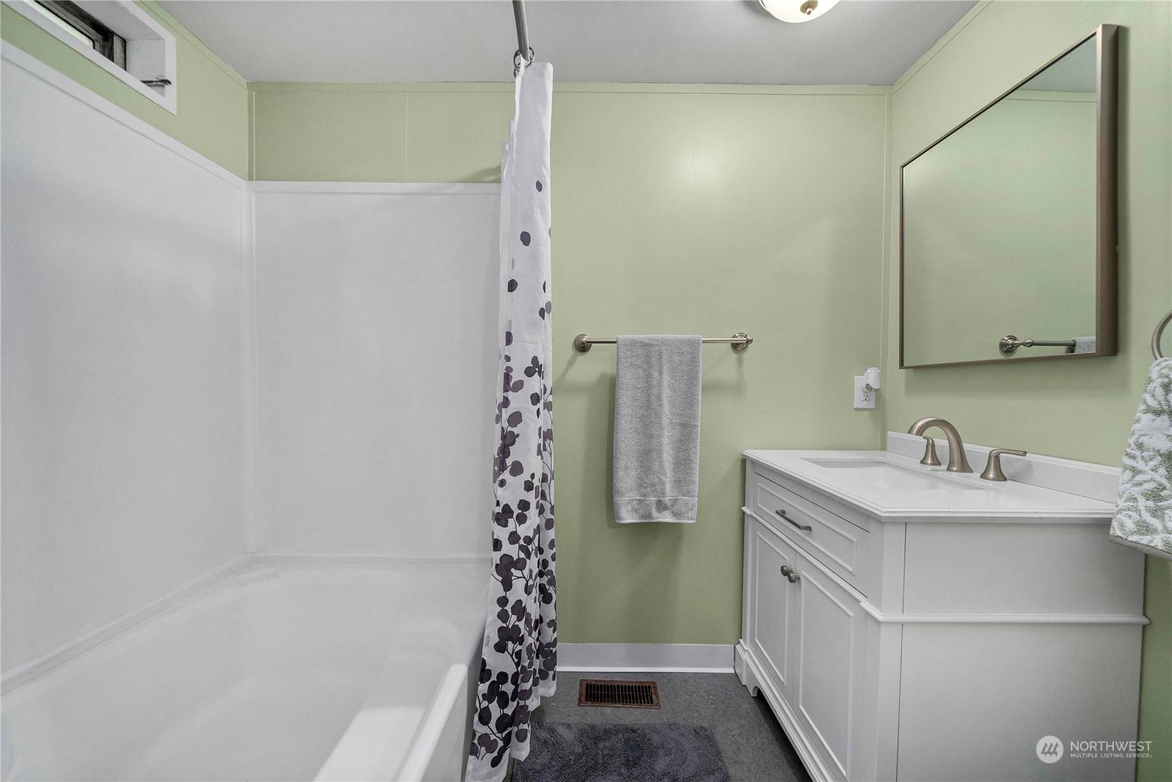 1524 Bertha Avenue NW