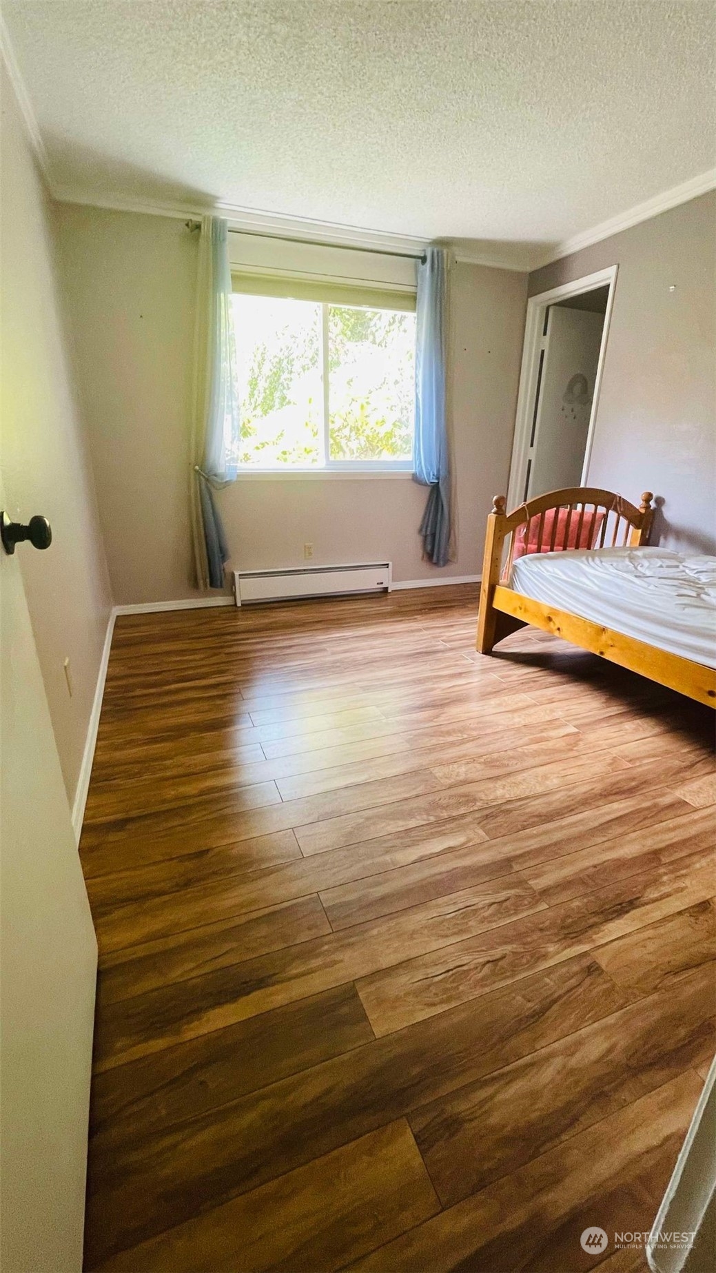 91 E Lakeshore Drive