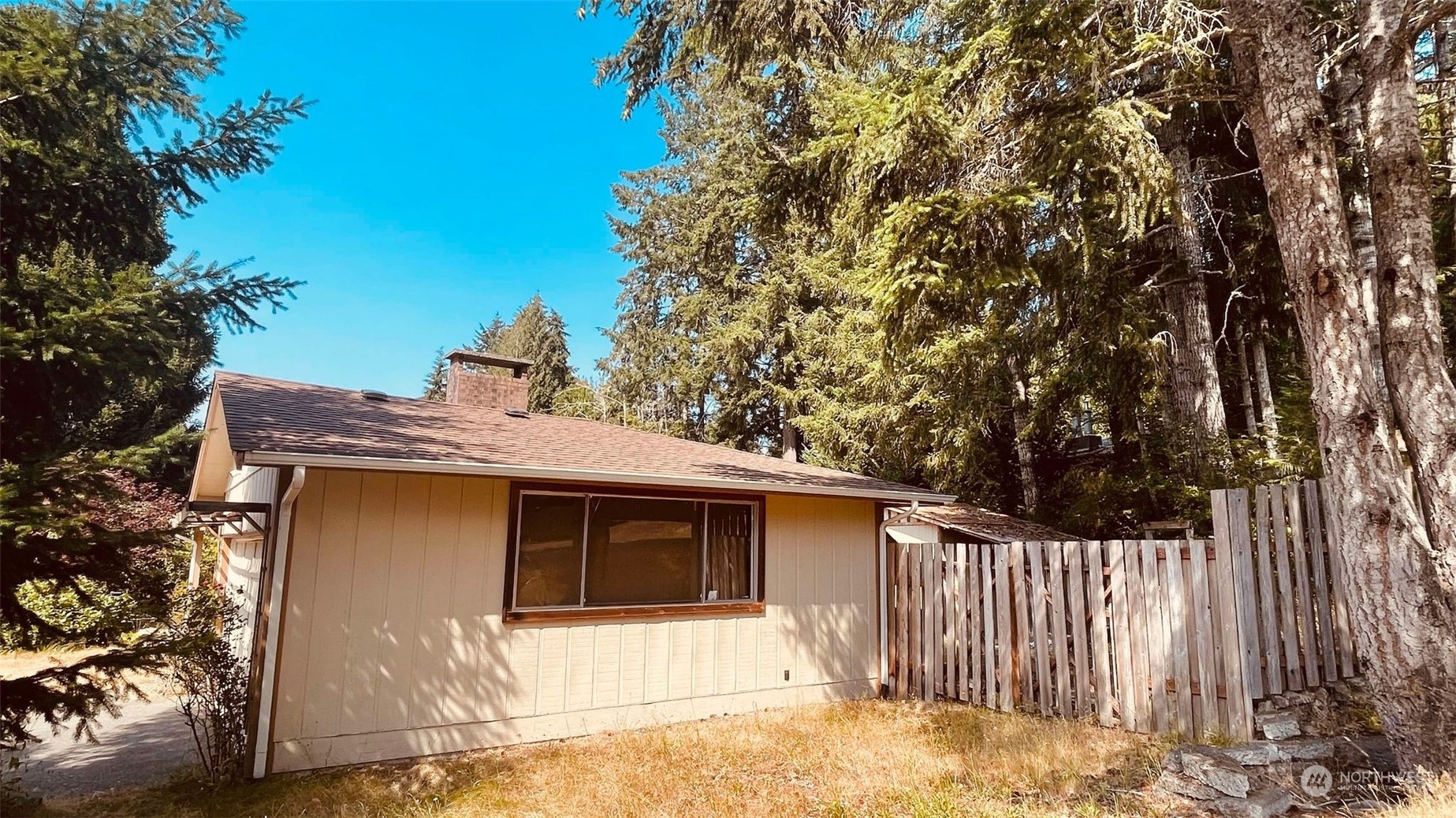 91 E Lakeshore Drive