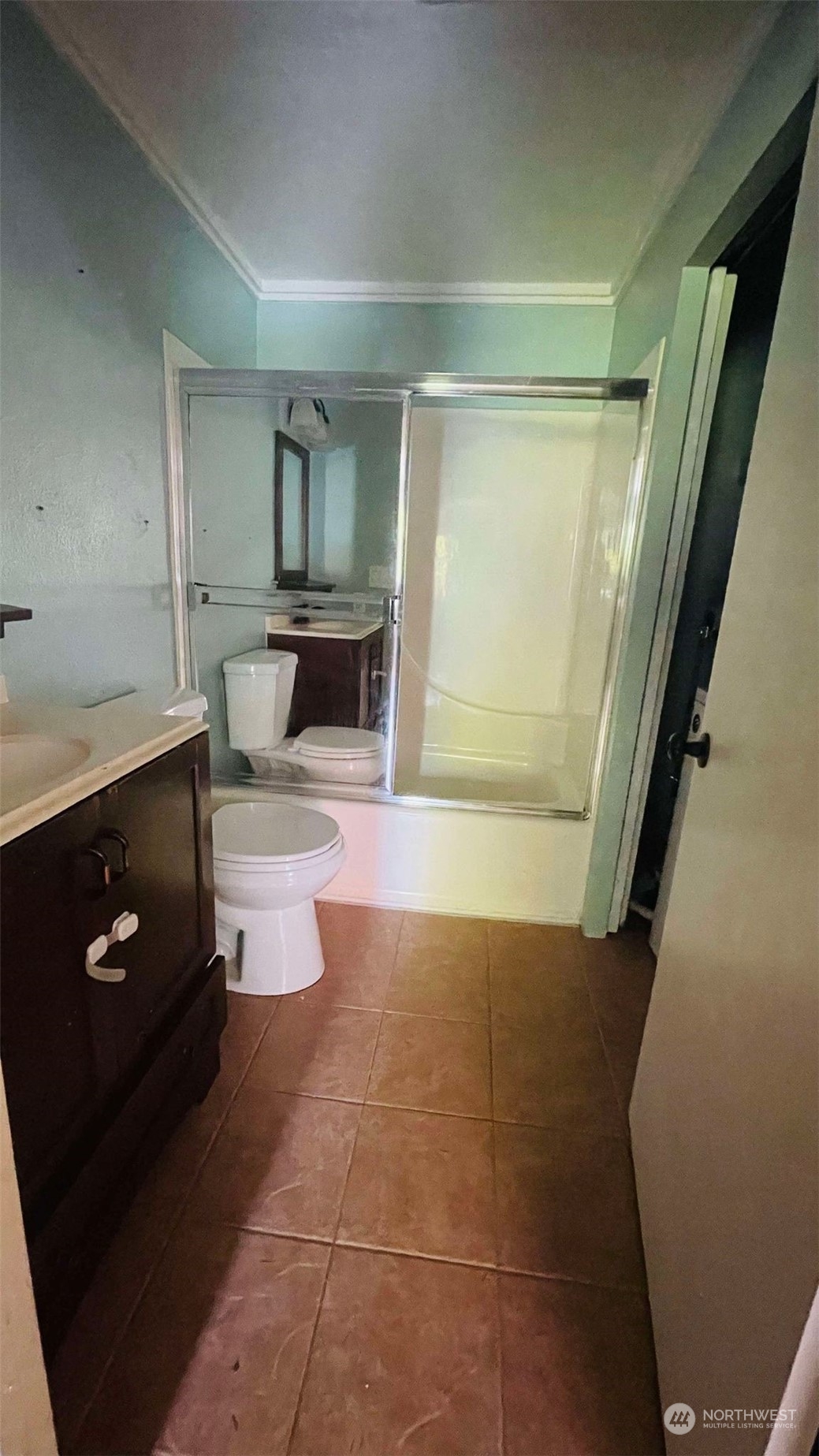 91 E Lakeshore Drive