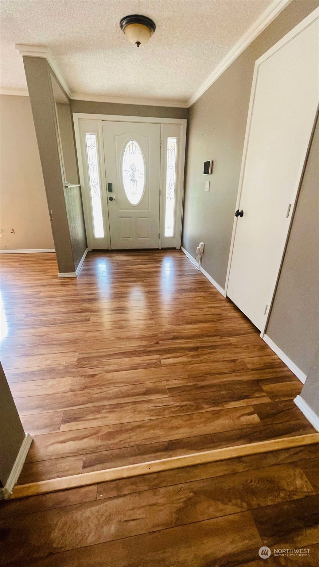 91 E Lakeshore Drive