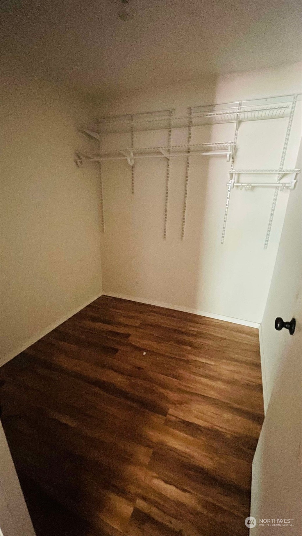 91 E Lakeshore Drive