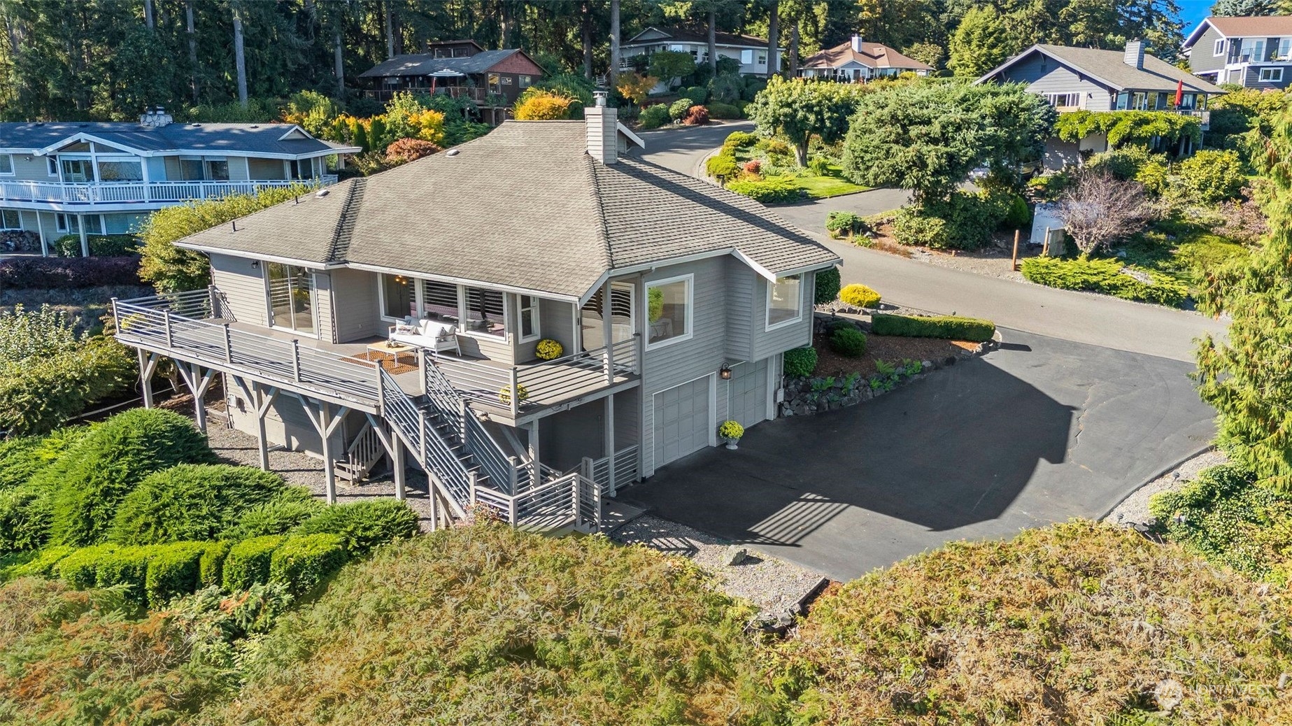 13210 Emerald Drive NW