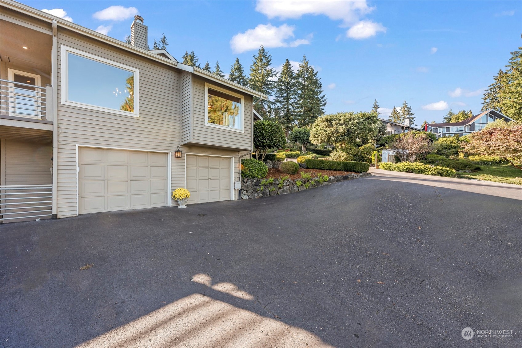 13210 Emerald Drive NW