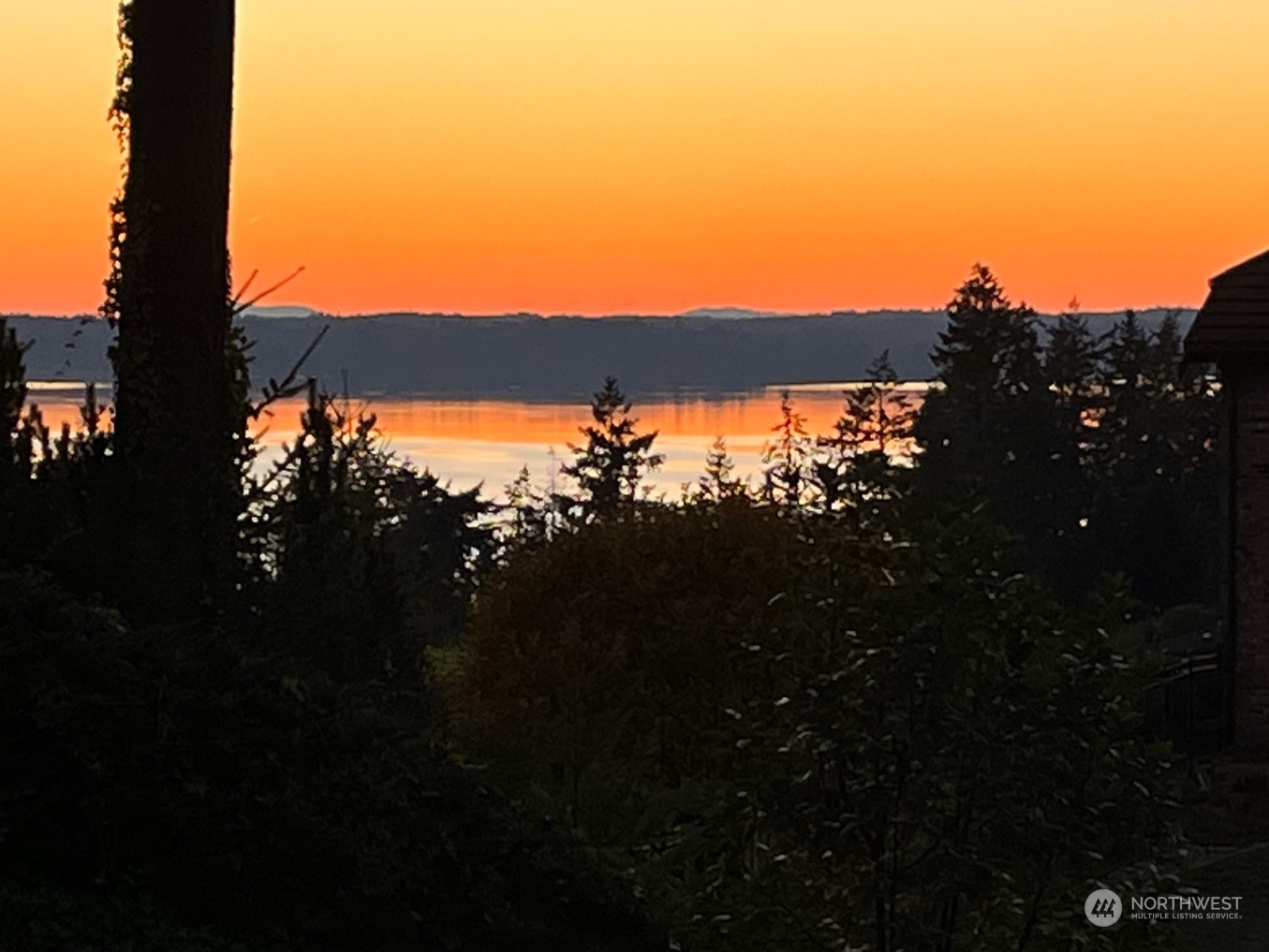 3017 Shawnee Drive NW