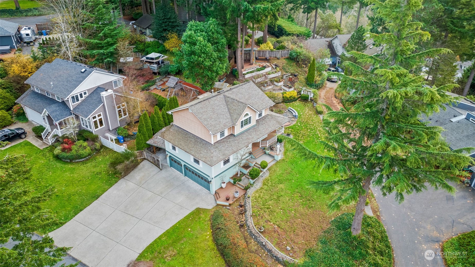 3017 Shawnee Drive NW