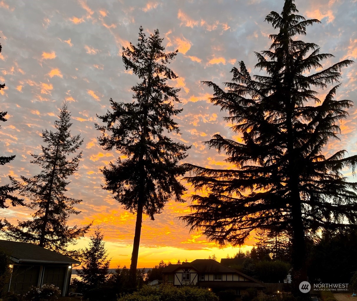 3017 Shawnee Drive NW