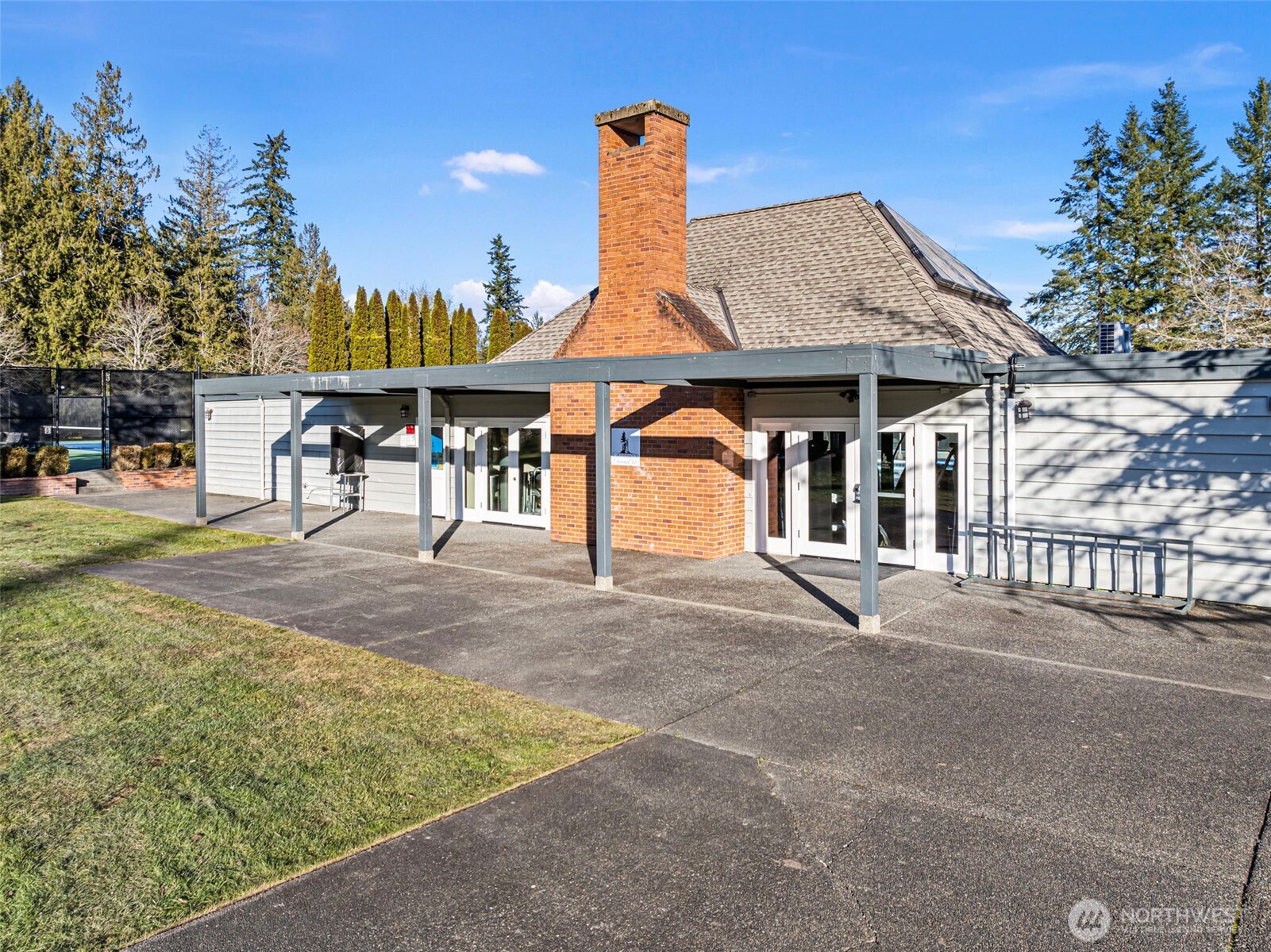 4401 Towhee Drive NW