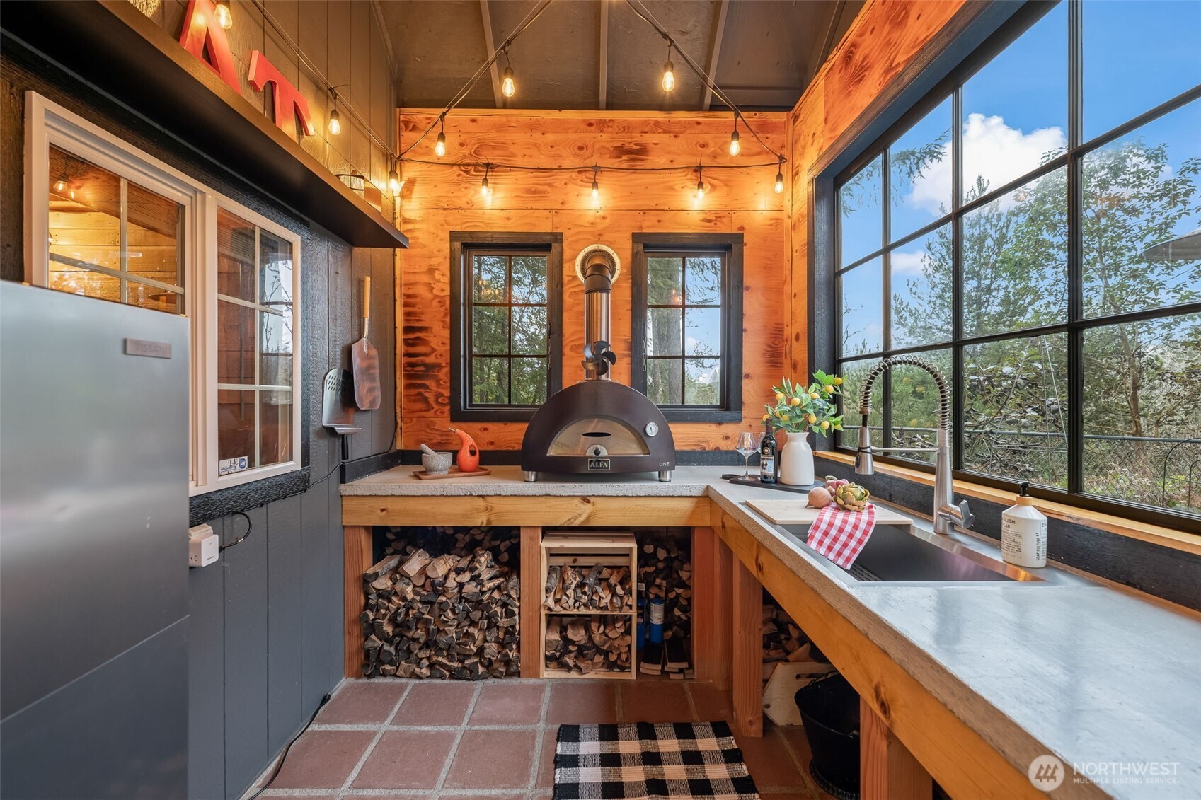 150 SW Spruce Road