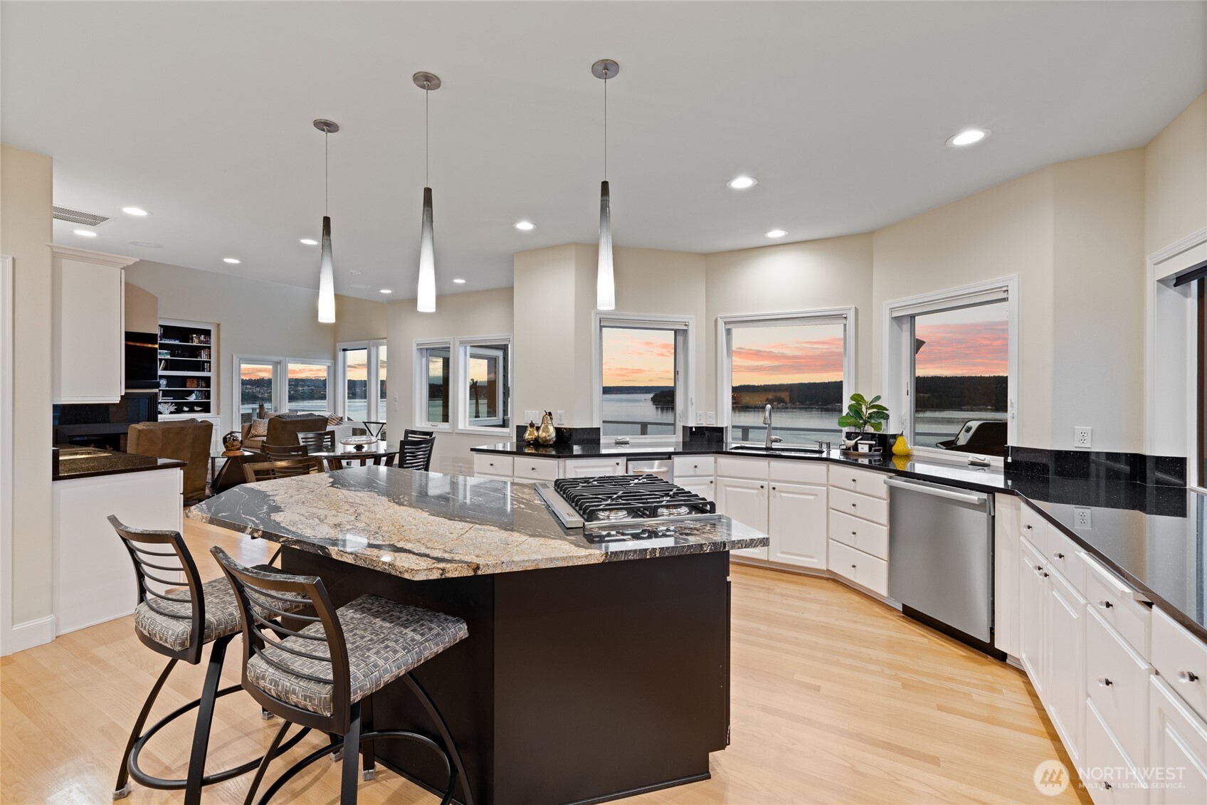 14 33rd Avenue Ct NW
