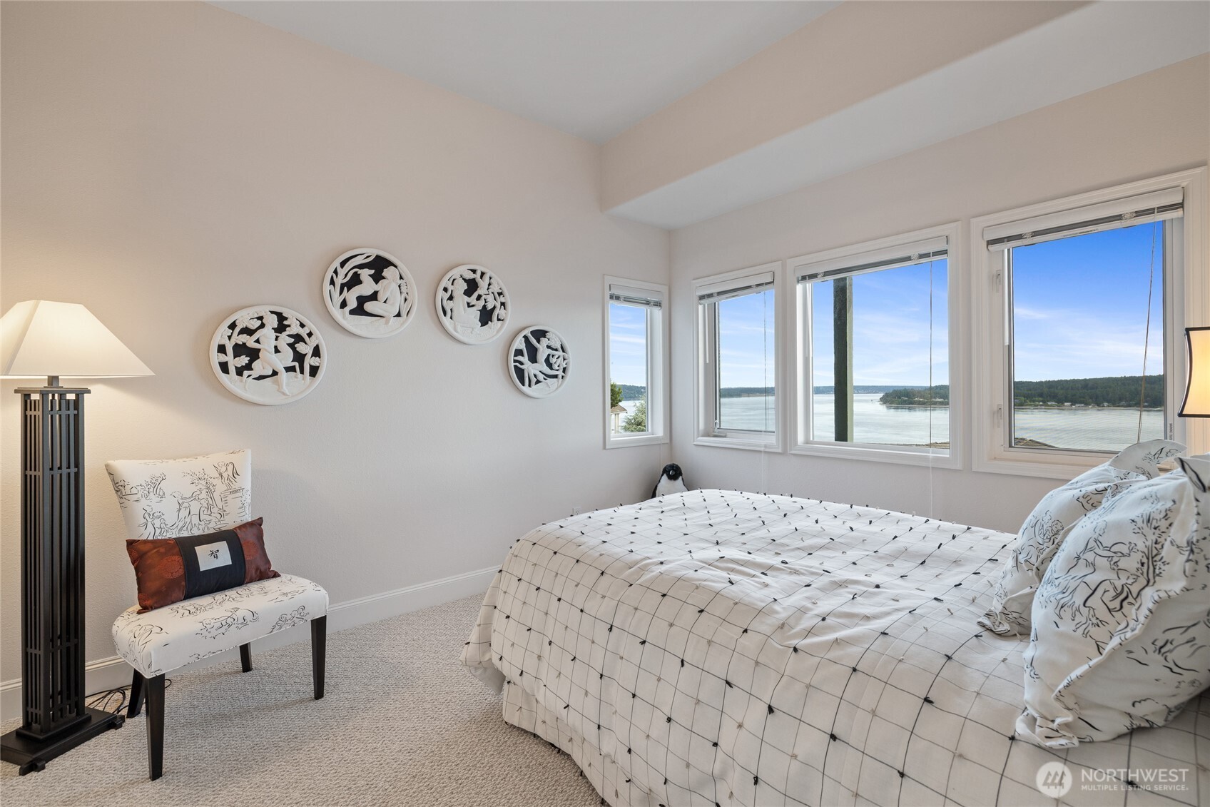 14 33rd Avenue Ct NW