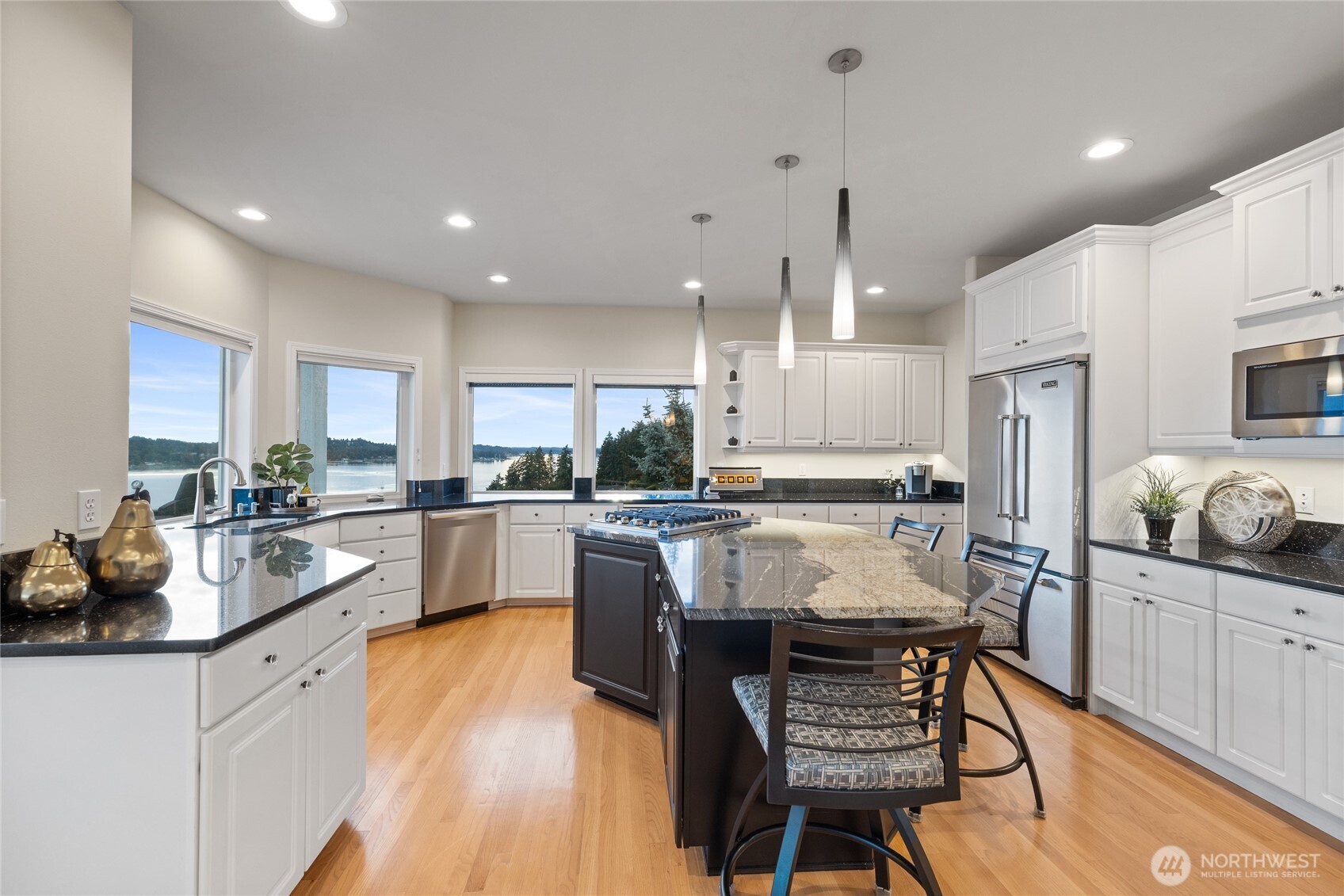 14 33rd Avenue Ct NW