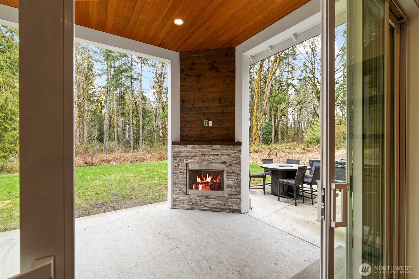 7337 SE Maple Bluff Court