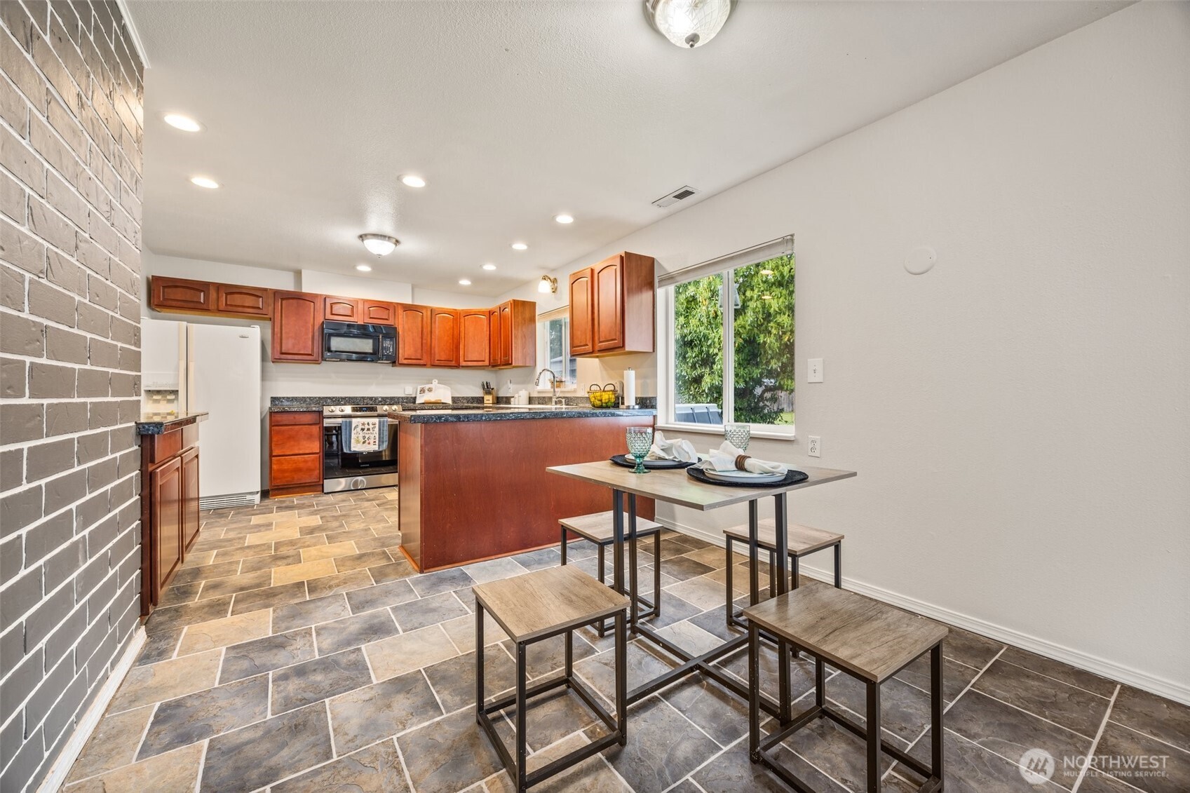 9601 128th Avenue NW