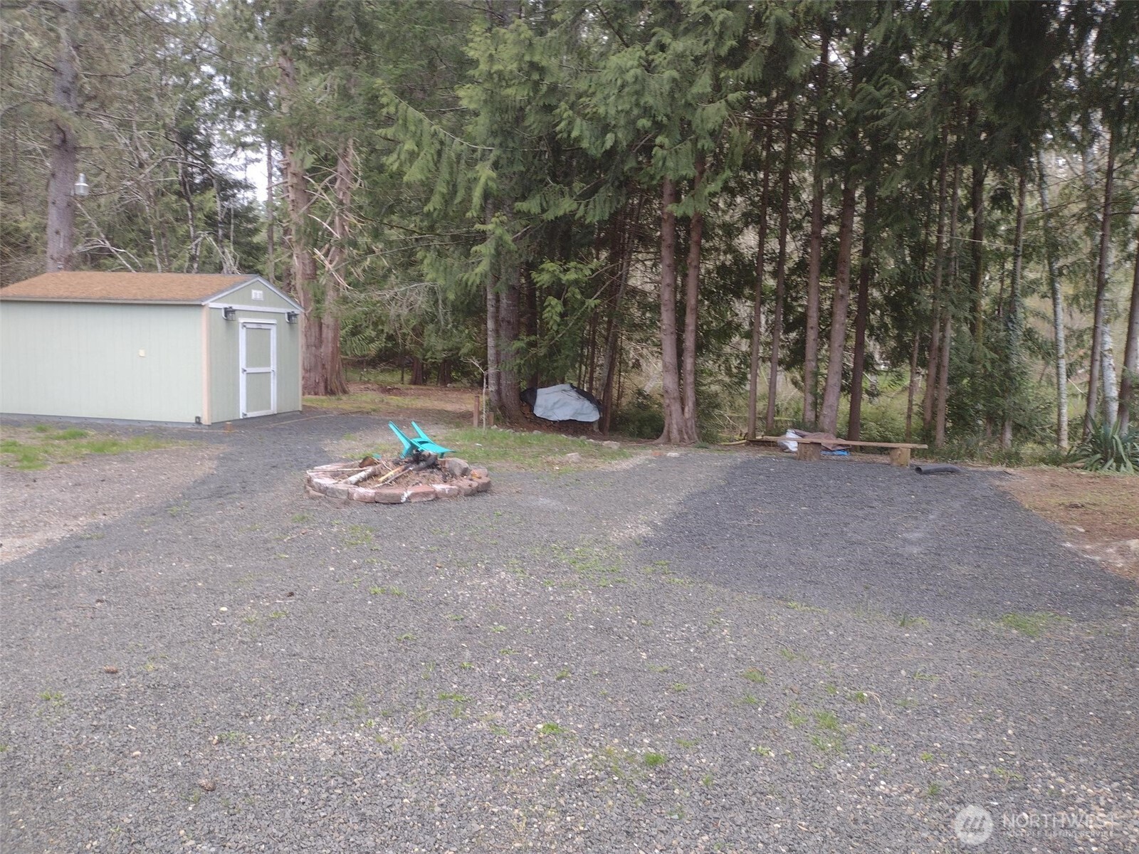 581 E Lakeshore Drive E