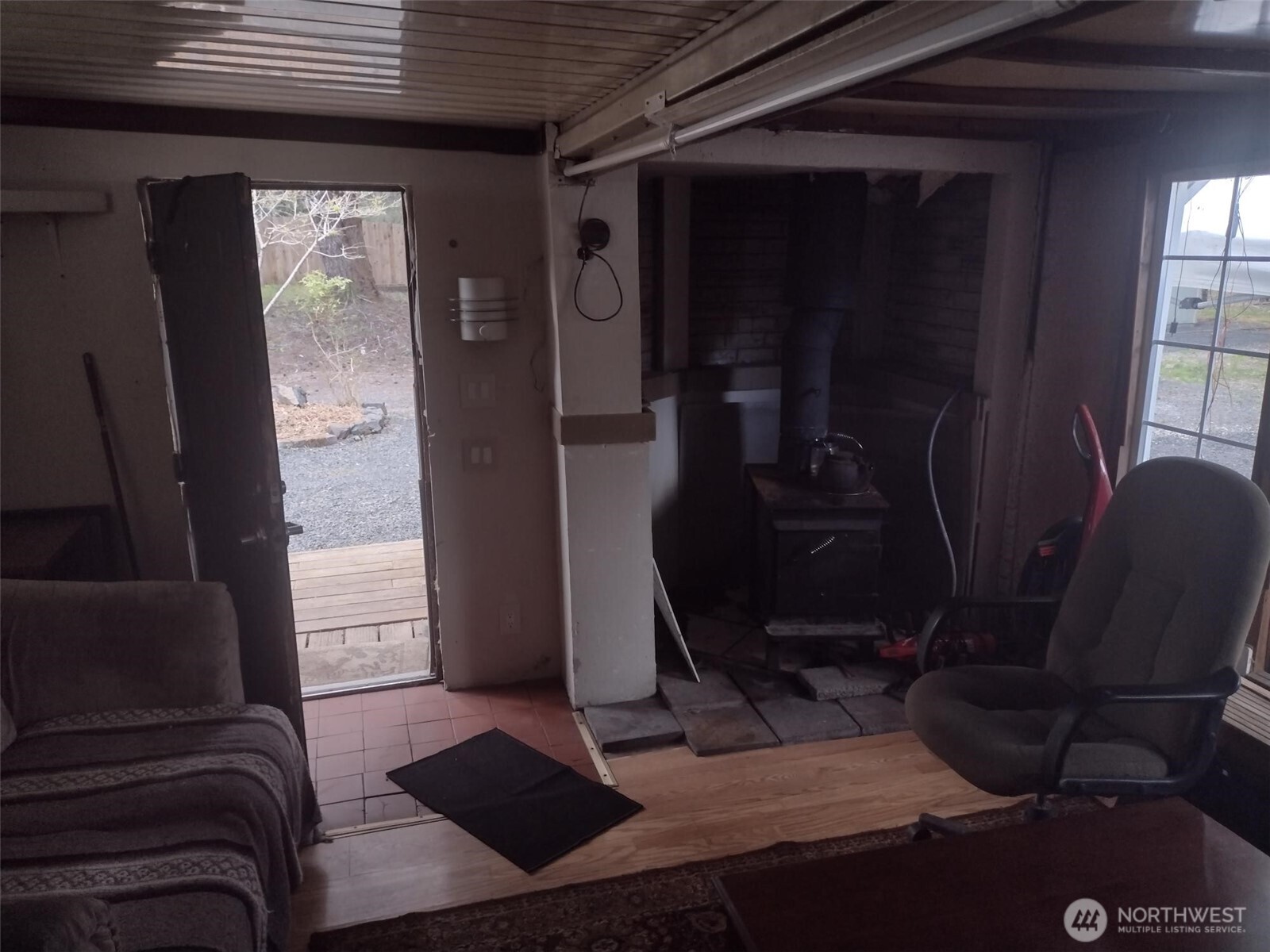 581 E Lakeshore Drive E