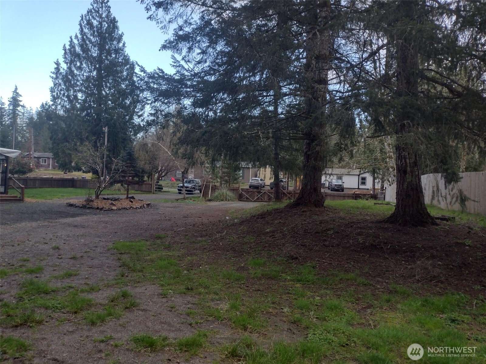 581 E Lakeshore Drive E