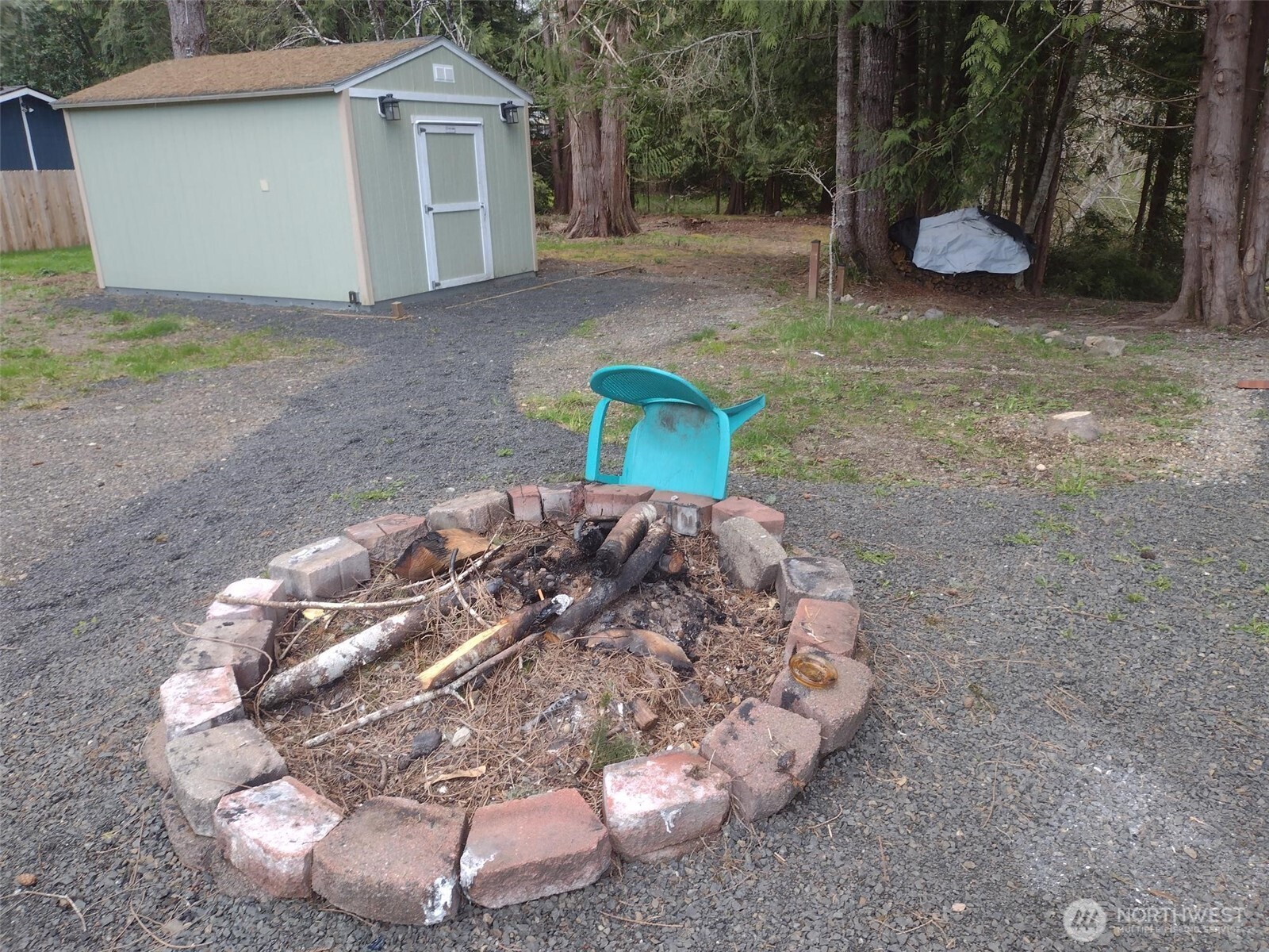 581 E Lakeshore Drive E